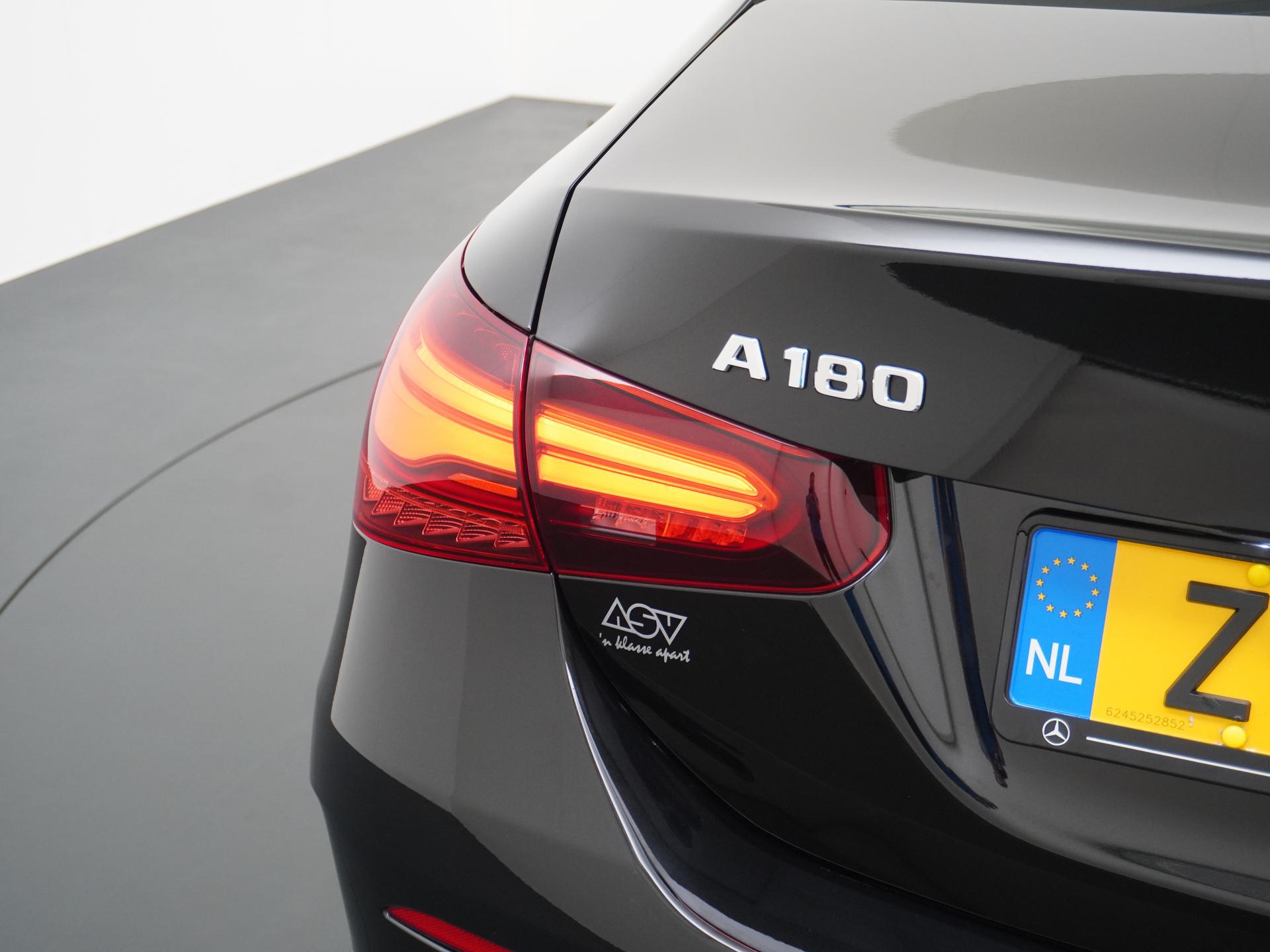 Mercedes-Benz A-Klasse 180 AMG Line Star Edition 17