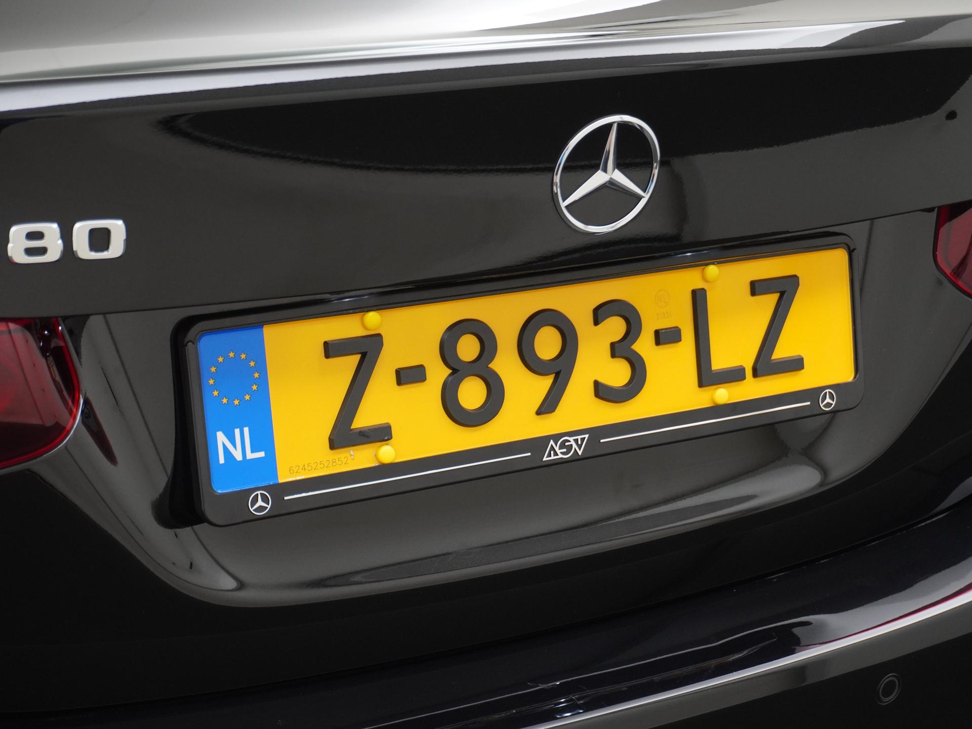 Mercedes-Benz A-Klasse 180 AMG Line Star Edition 18