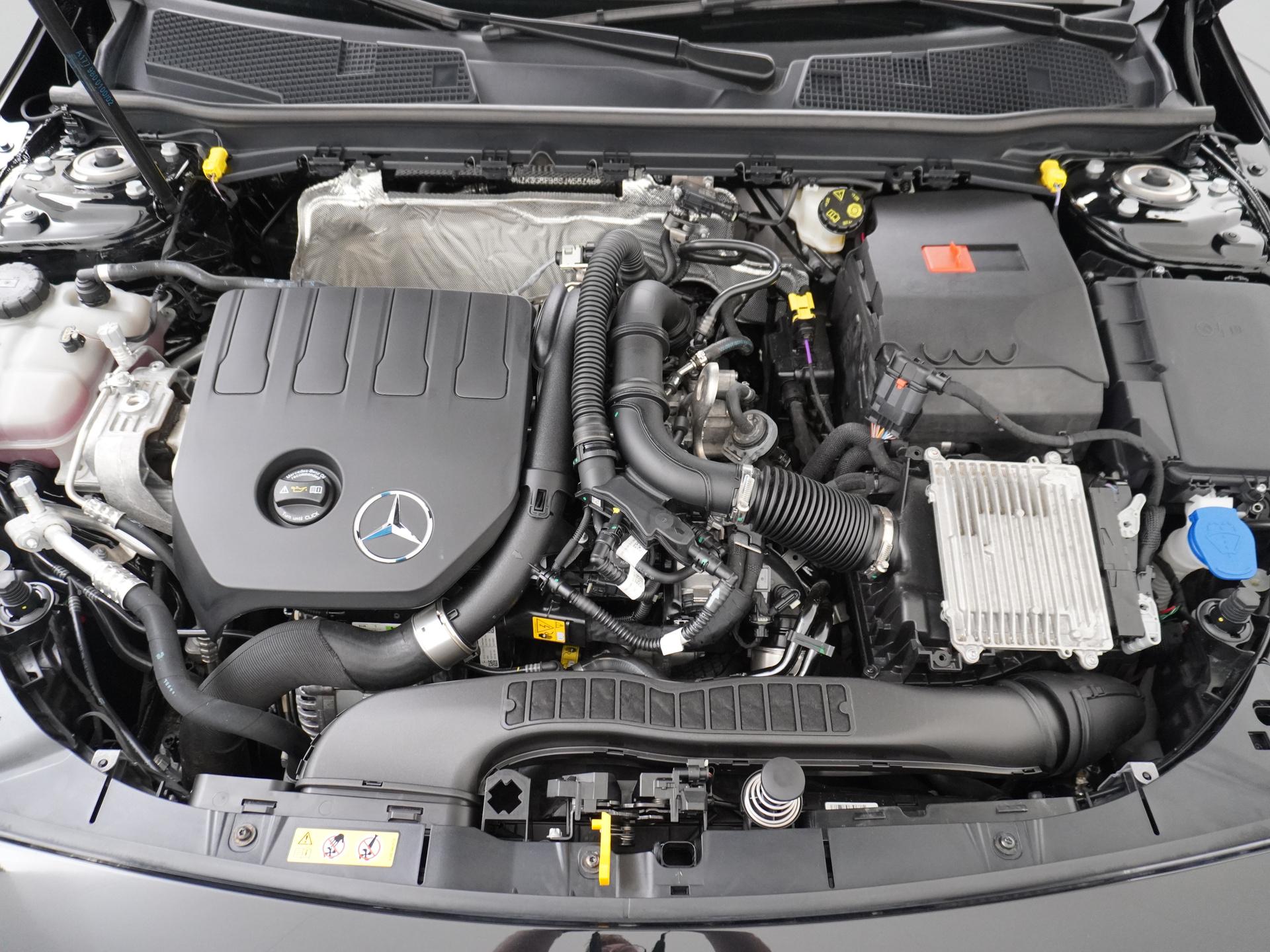 Mercedes-Benz A-Klasse 180 AMG Line Star Edition 22