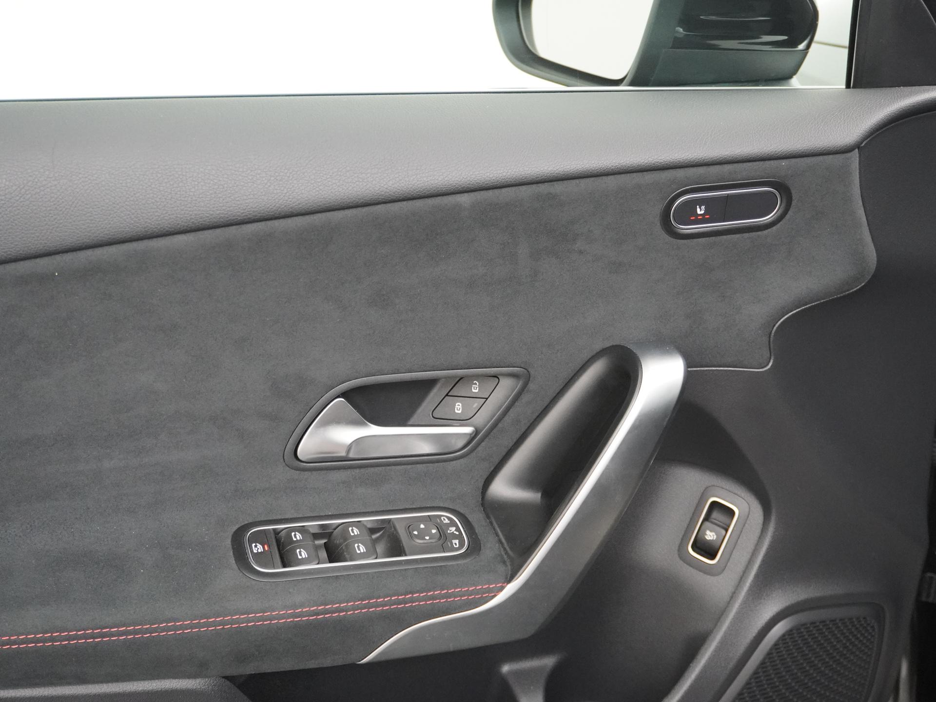 Mercedes-Benz A-Klasse 180 AMG Line Star Edition 23