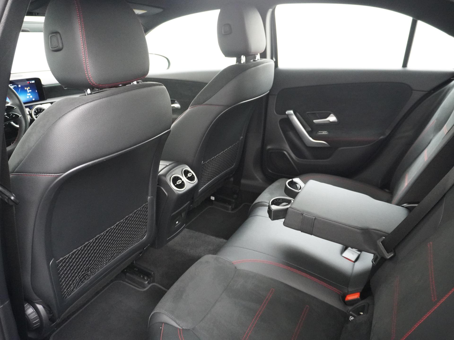 Mercedes-Benz A-Klasse 180 AMG Line Star Edition 25