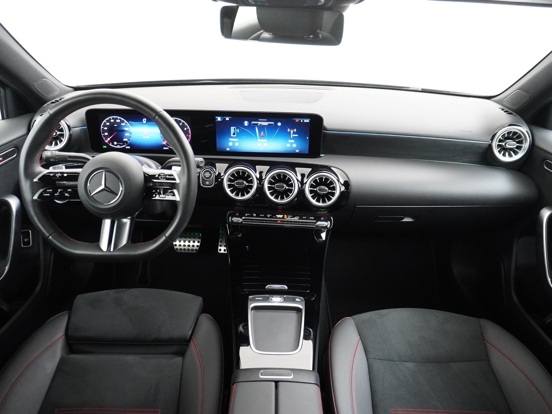 Mercedes-Benz A-Klasse 180 AMG Line Star Edition 3