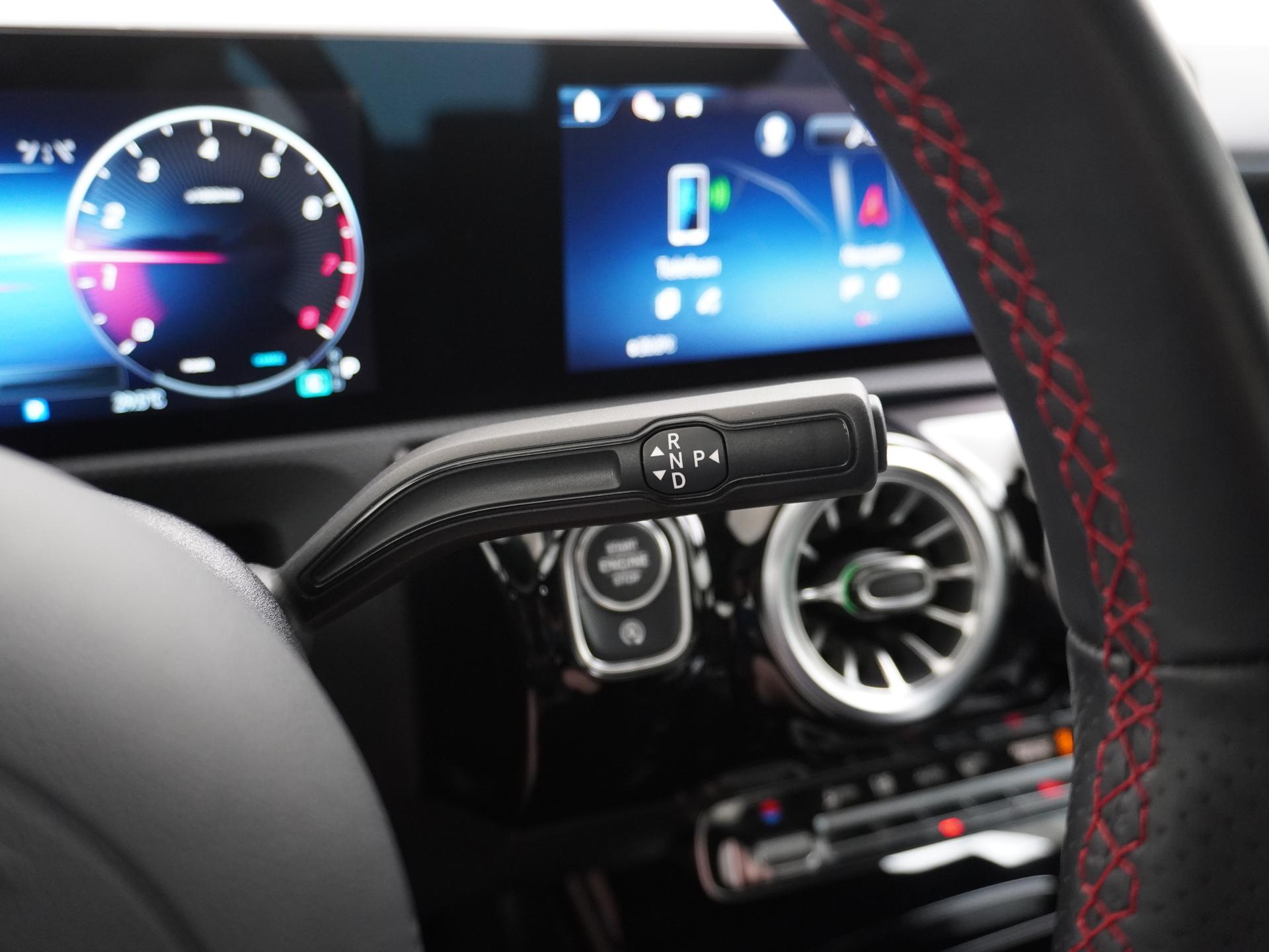 Mercedes-Benz A-Klasse 180 AMG Line Star Edition 31