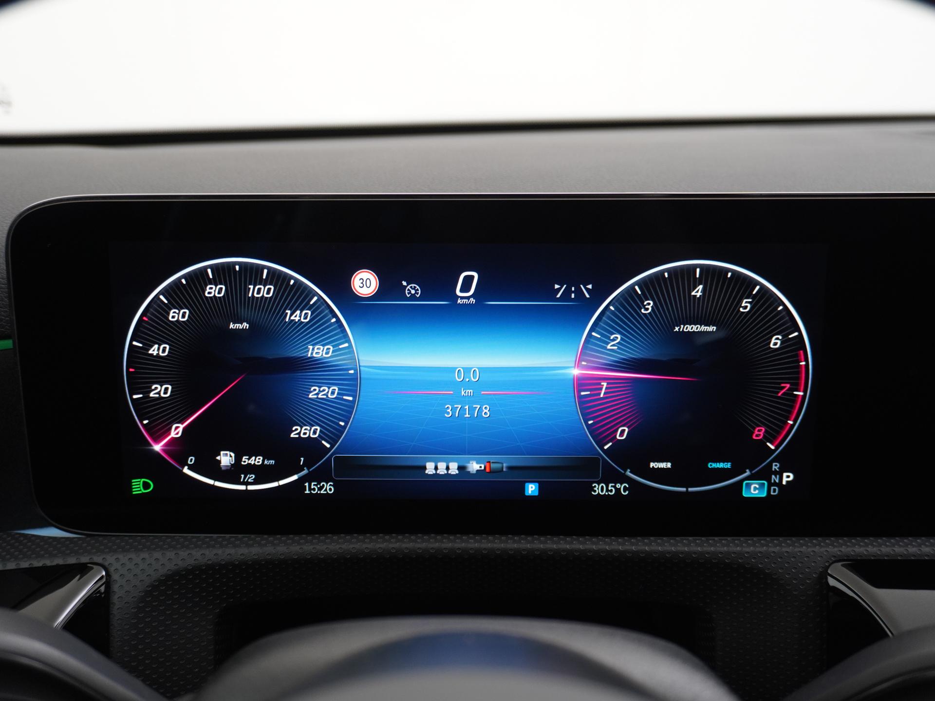 Mercedes-Benz A-Klasse 180 AMG Line Star Edition 34