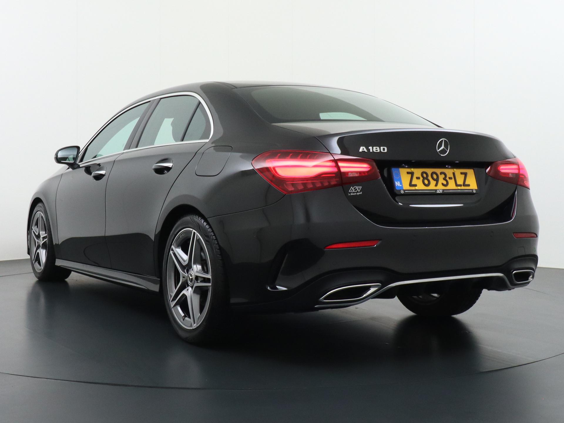 Mercedes-Benz A-Klasse 180 AMG Line Star Edition 4