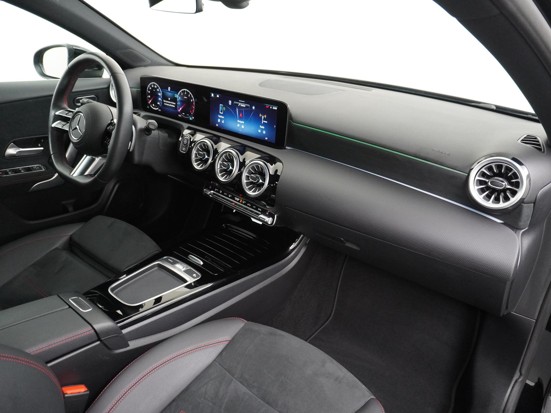 Mercedes-Benz A-Klasse 180 AMG Line Star Edition 46