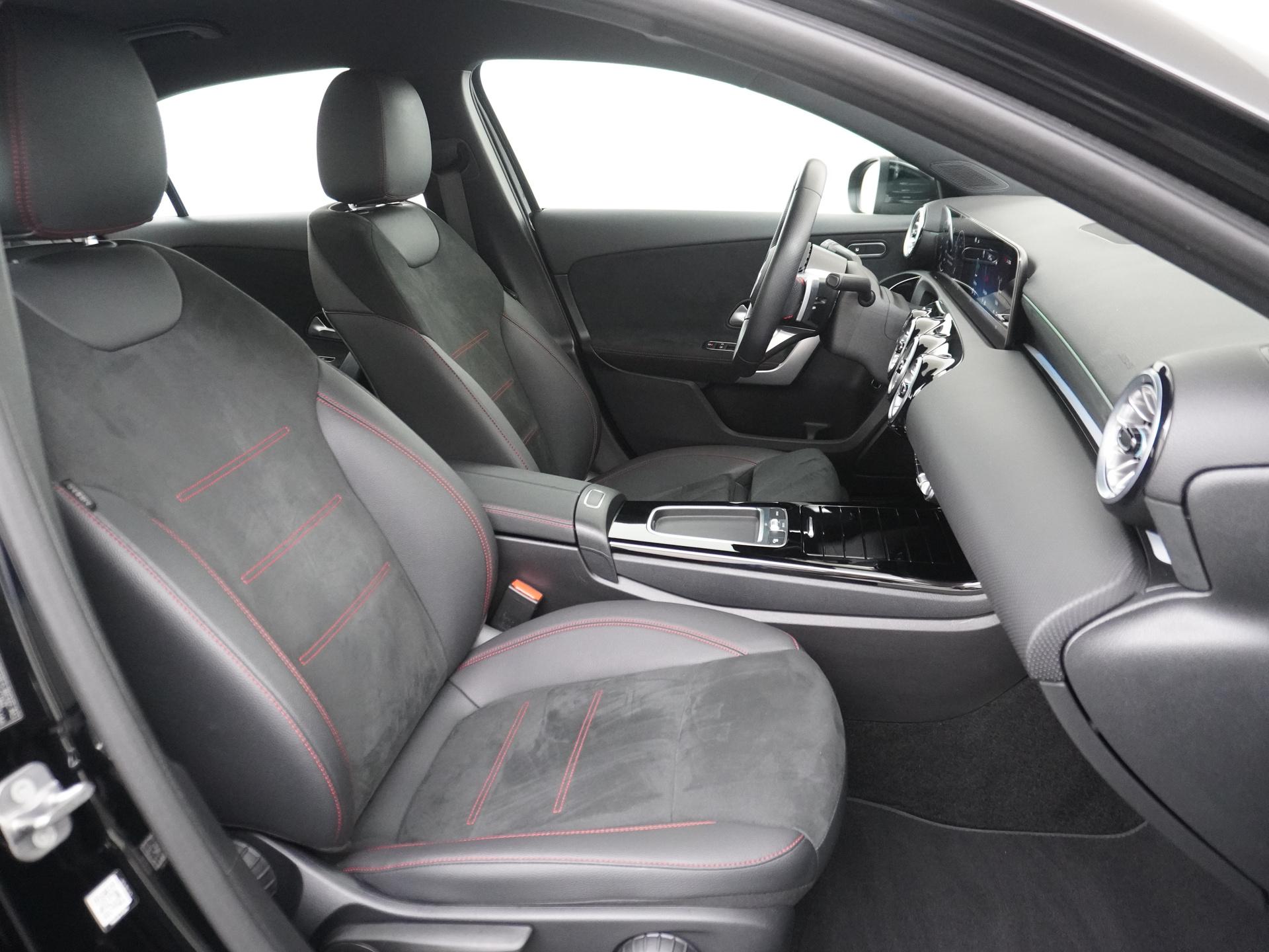 Mercedes-Benz A-Klasse 180 AMG Line Star Edition 47