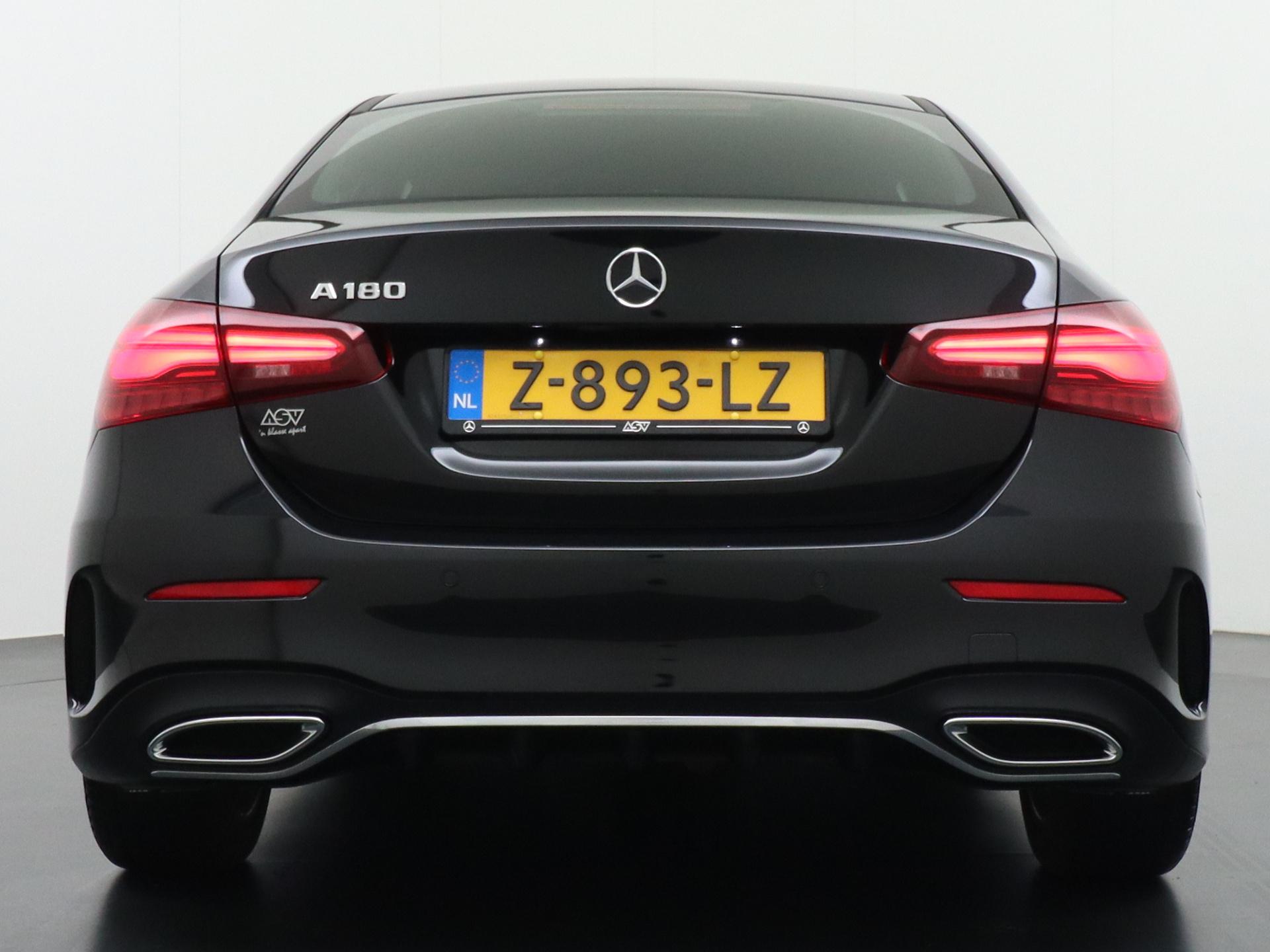 Mercedes-Benz A-Klasse 180 AMG Line Star Edition 7