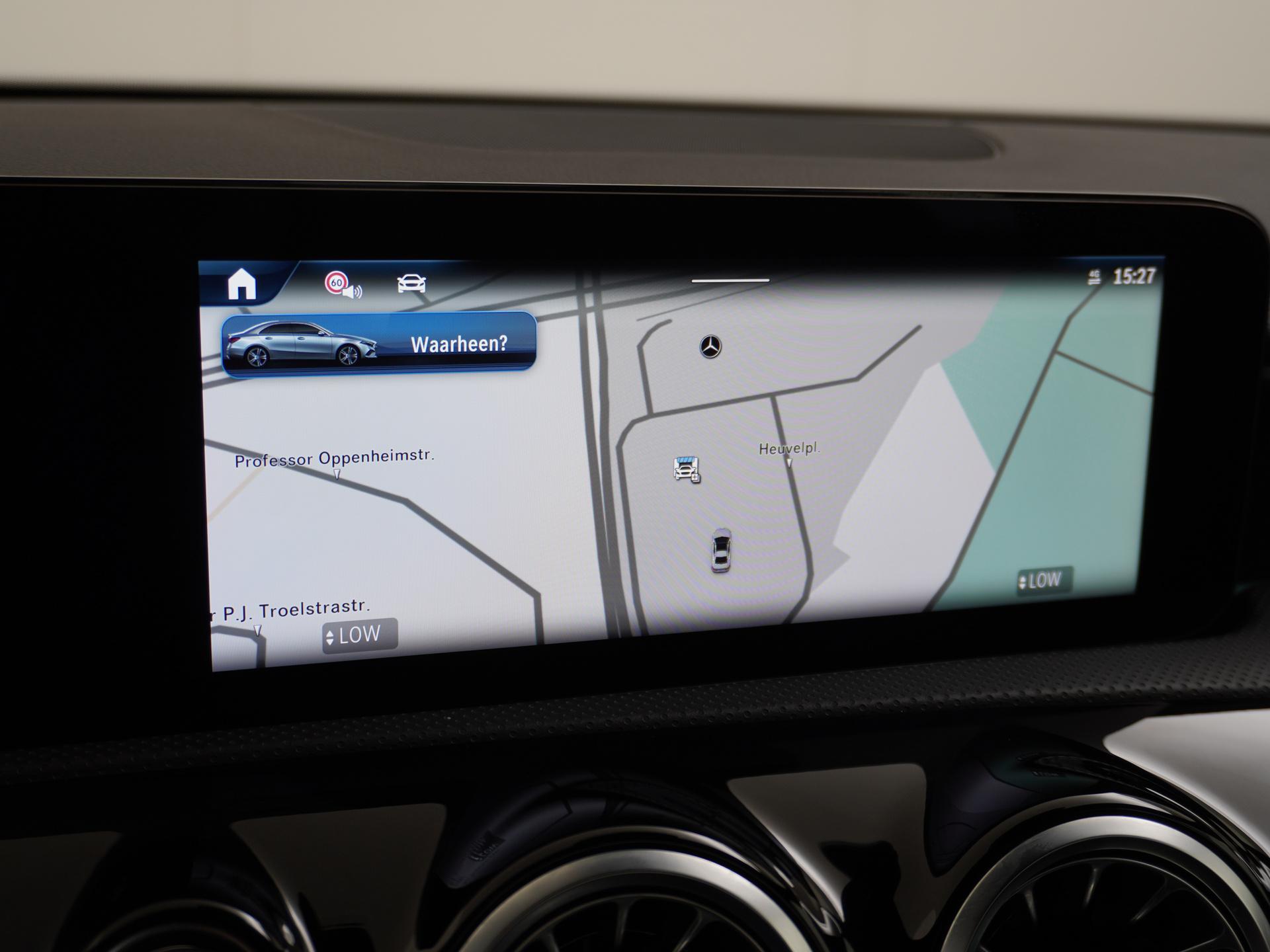 Mercedes-Benz A-Klasse 180 AMG Line Star Edition 8