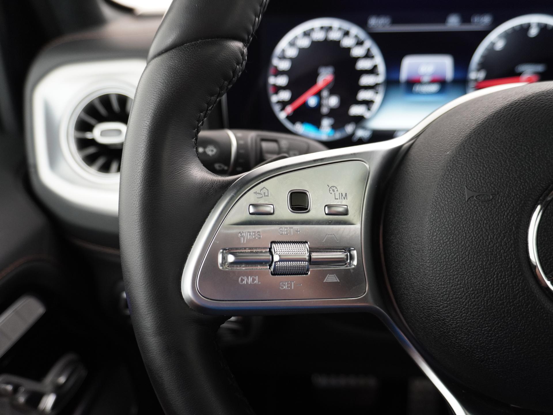 Mercedes-Benz G-Klasse 400 d AMG-Line 33