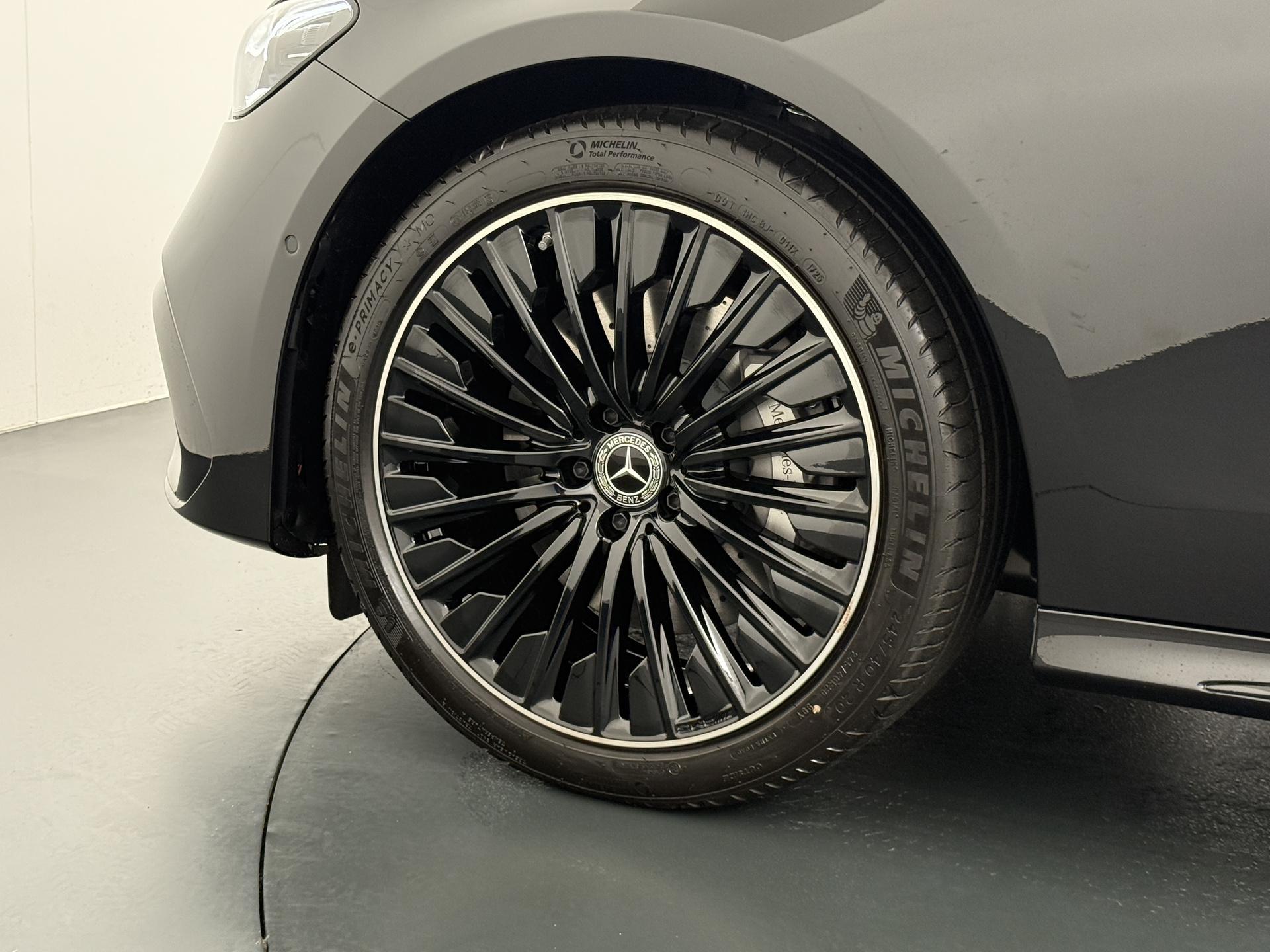 Mercedes-Benz E-Klasse 300 e Sport Edition 16