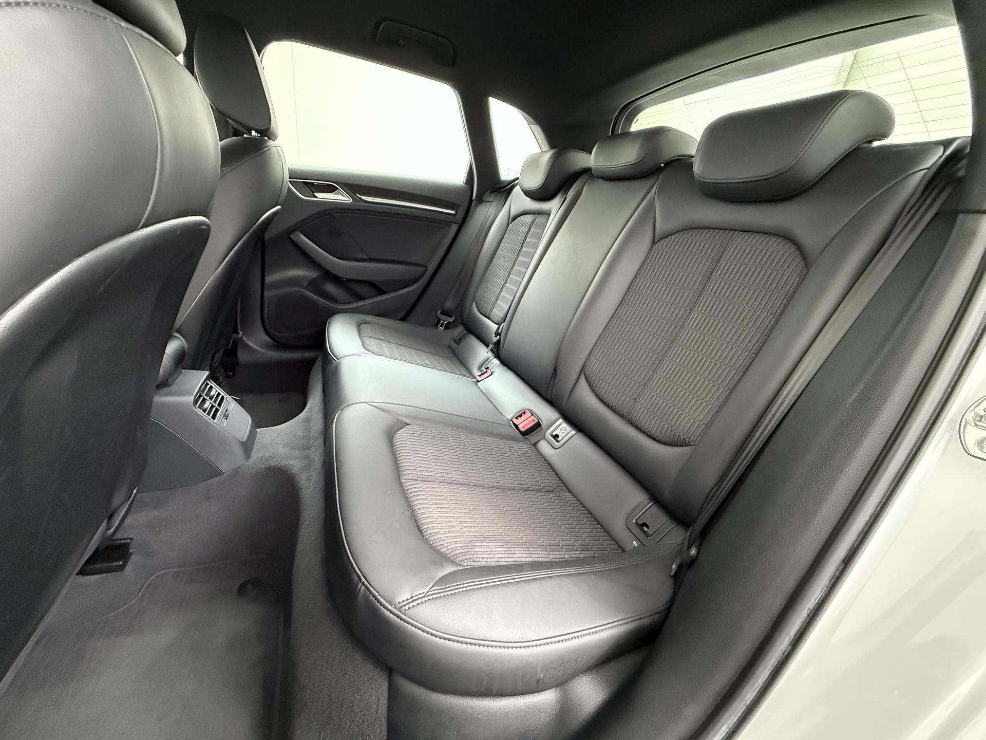 Audi A3 Sportback 30 TFSI Design 19