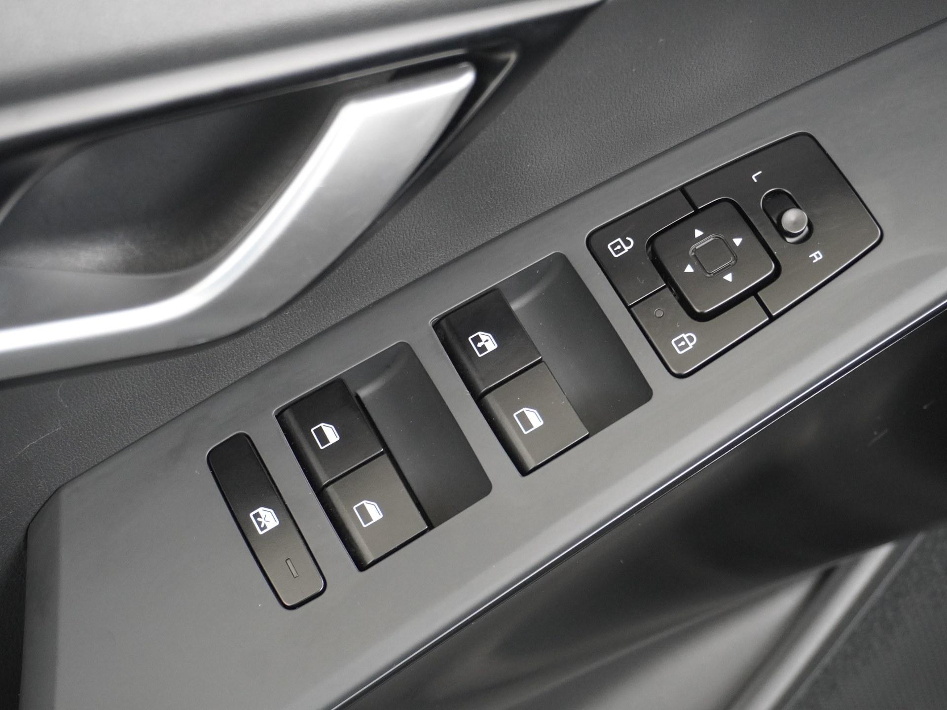 Kia Niro 1.6 GDi PHEV 12