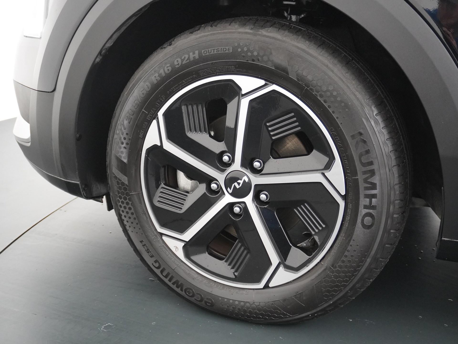 Kia Niro 1.6 GDi PHEV 8