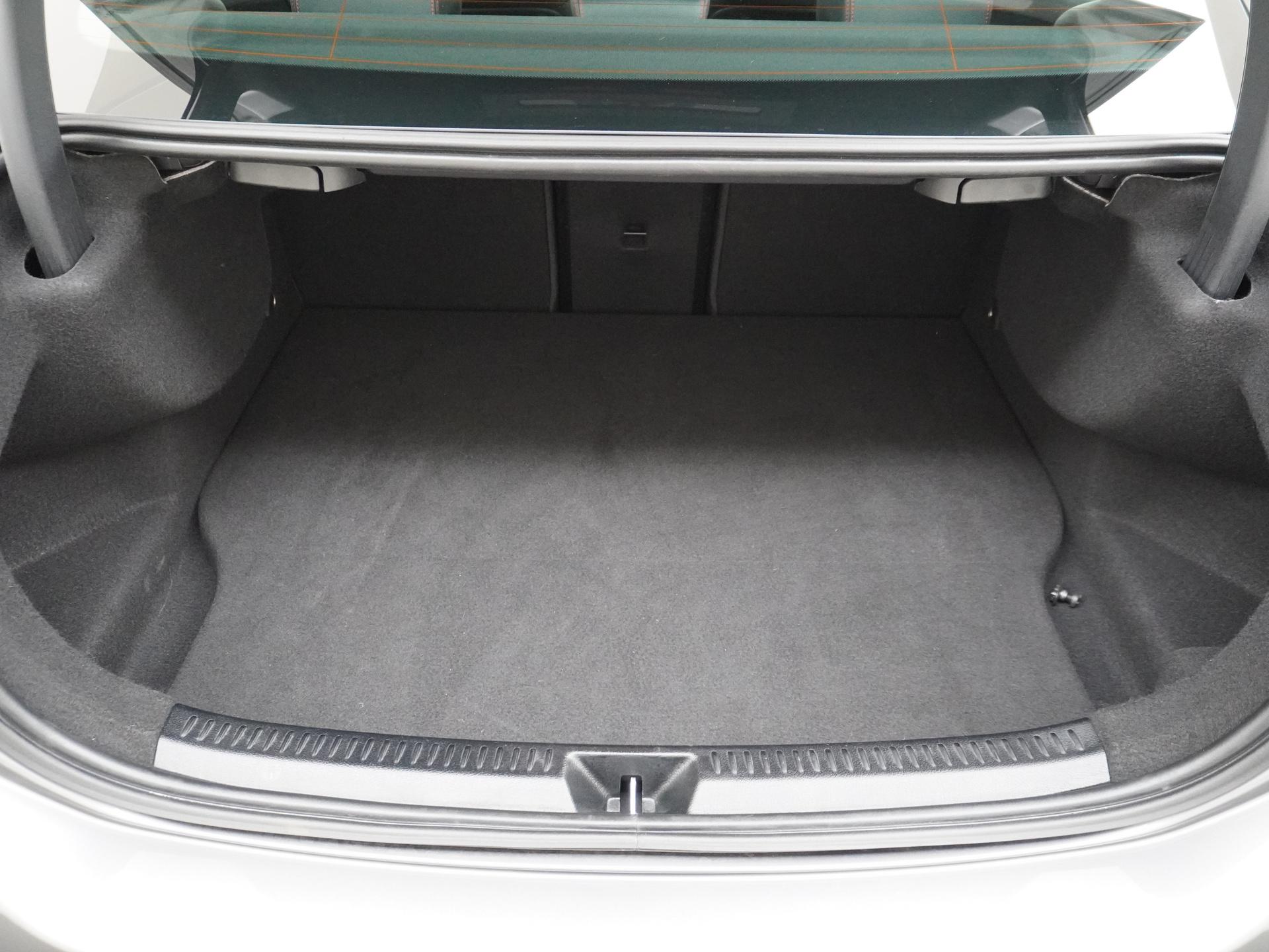 Mercedes-Benz A-Klasse 250 e Star Edition AMG Line 17