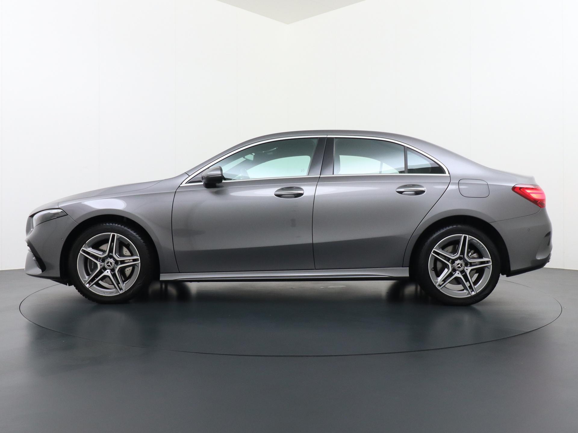 Mercedes-Benz A-Klasse 250 e Star Edition AMG Line 2