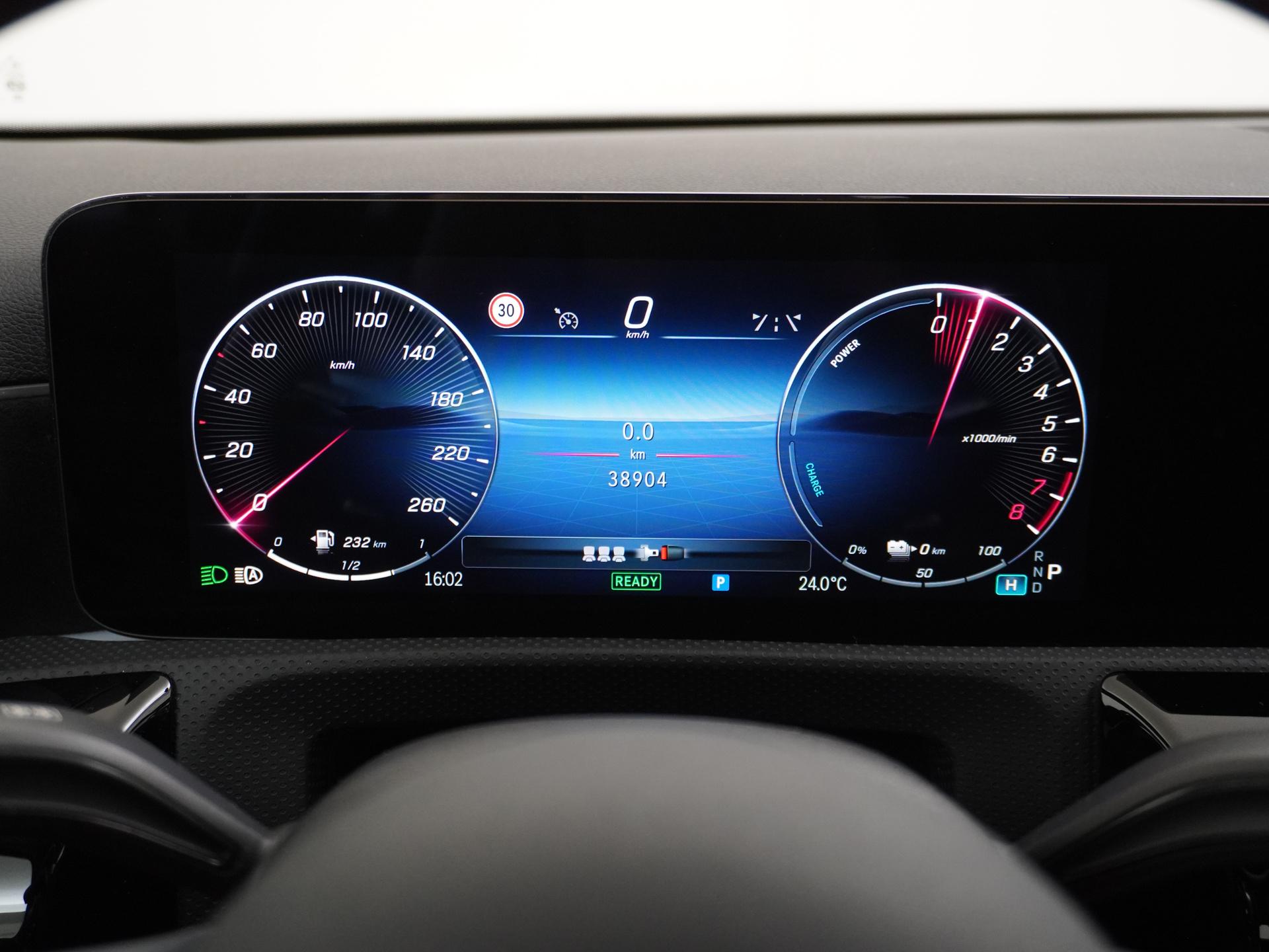 Mercedes-Benz A-Klasse 250 e Star Edition AMG Line 32