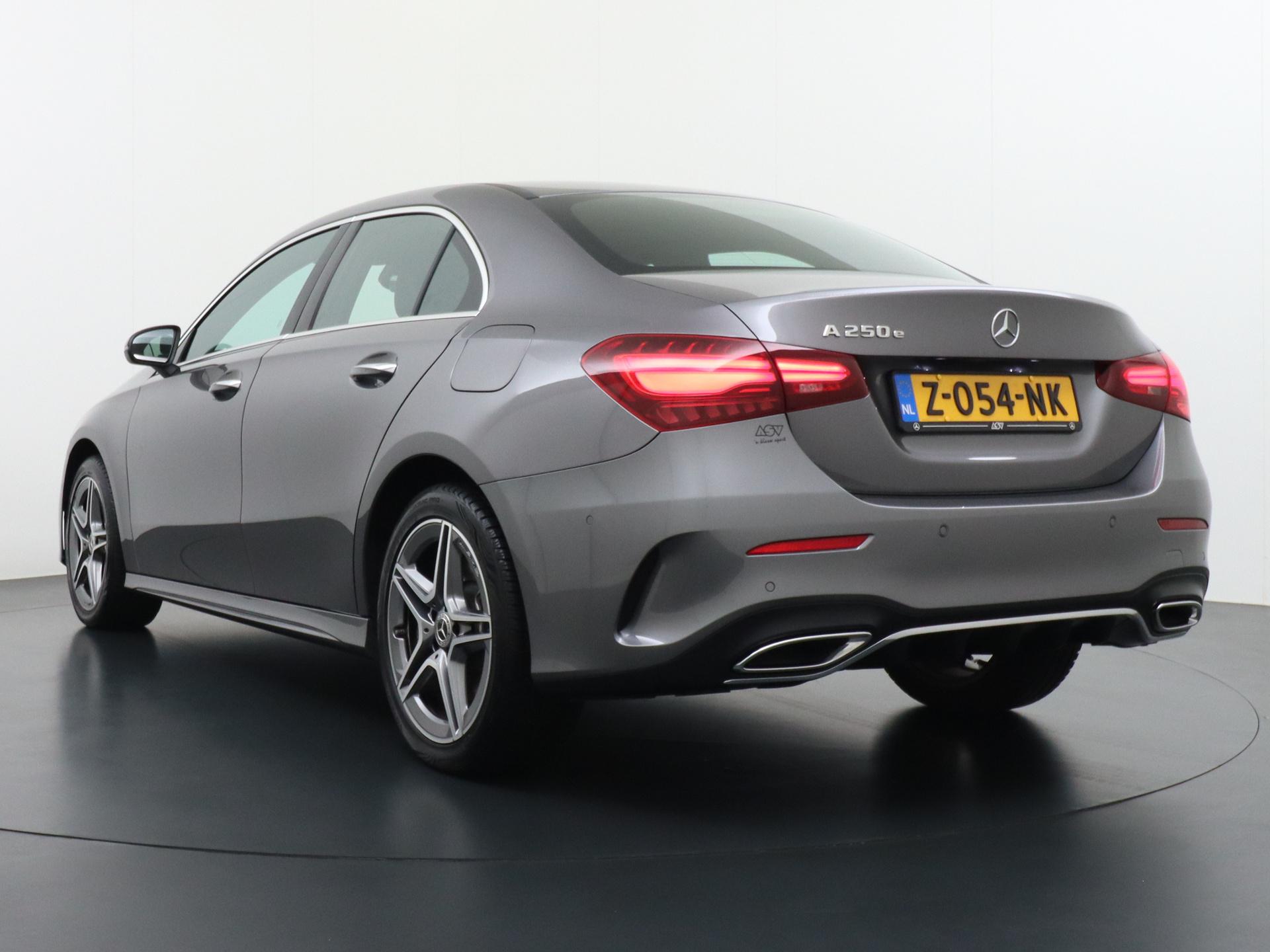 Mercedes-Benz A-Klasse 250 e Star Edition AMG Line 4