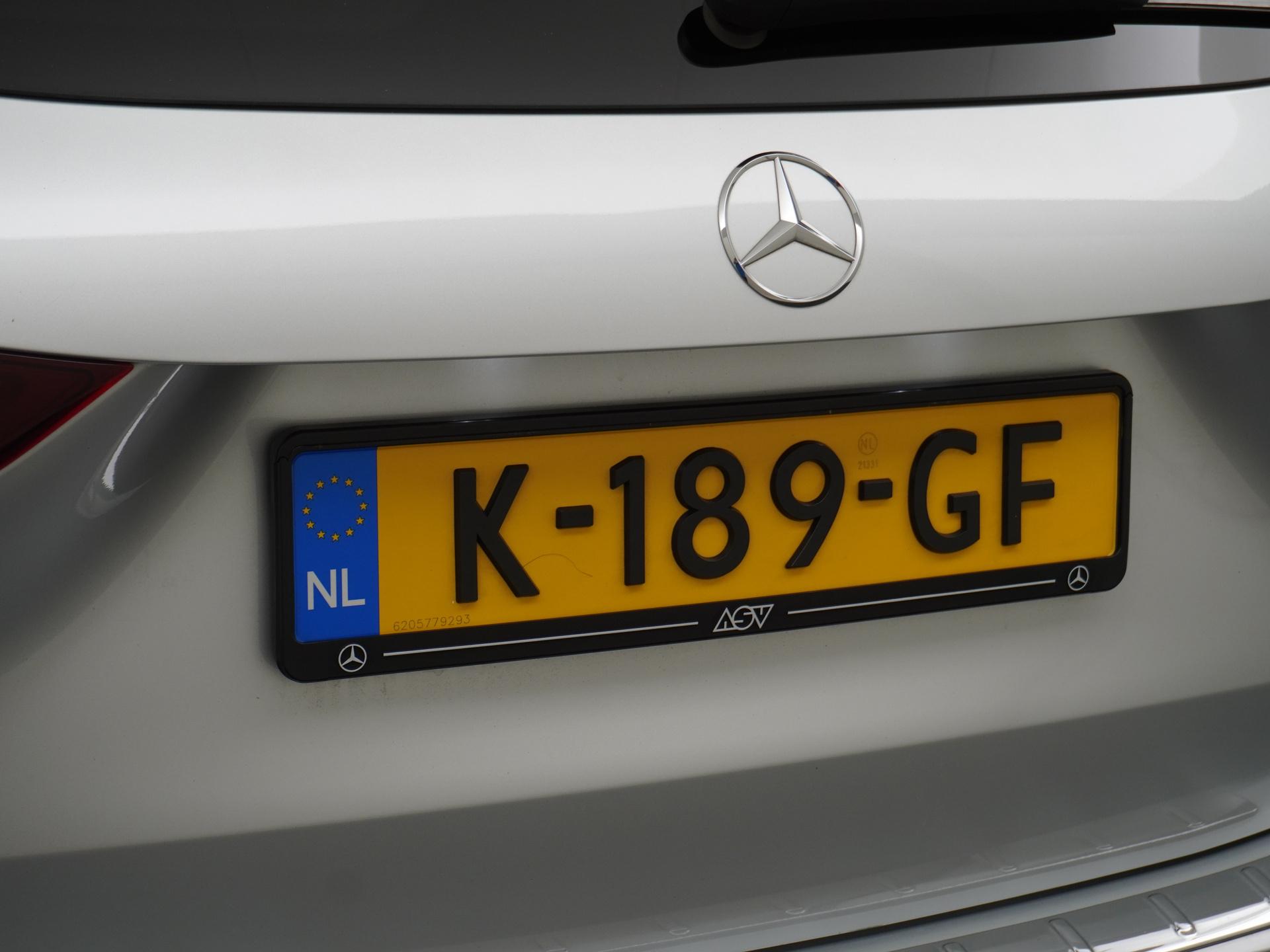 Mercedes-Benz GLA 250 AMG Line 12