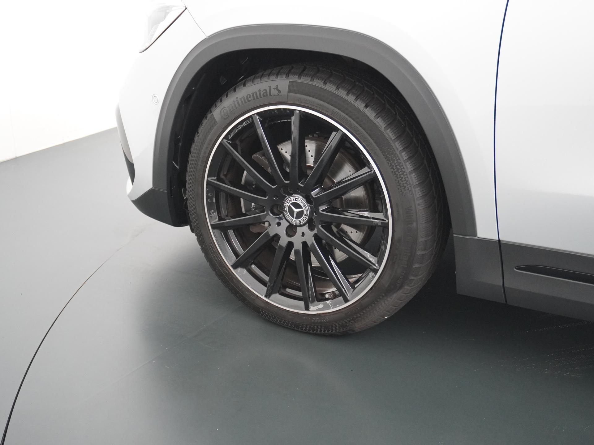 Mercedes-Benz GLA 250 AMG Line 15