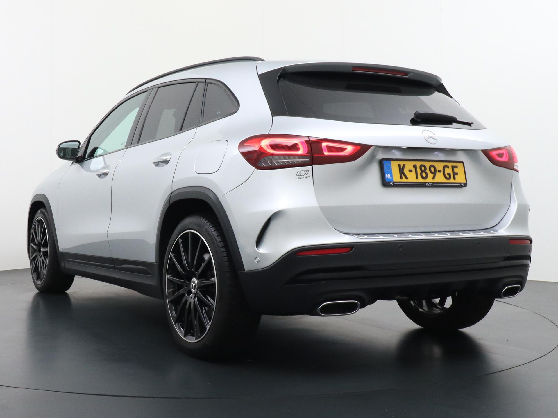 Mercedes-Benz GLA 250 AMG Line 2