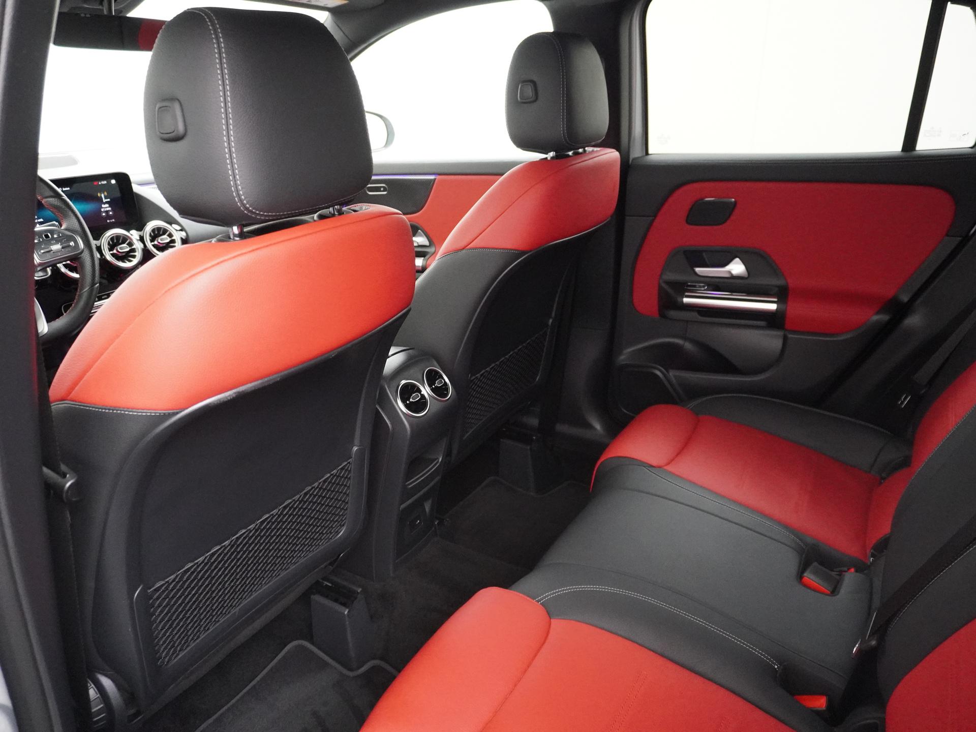 Mercedes-Benz GLA 250 AMG Line 21