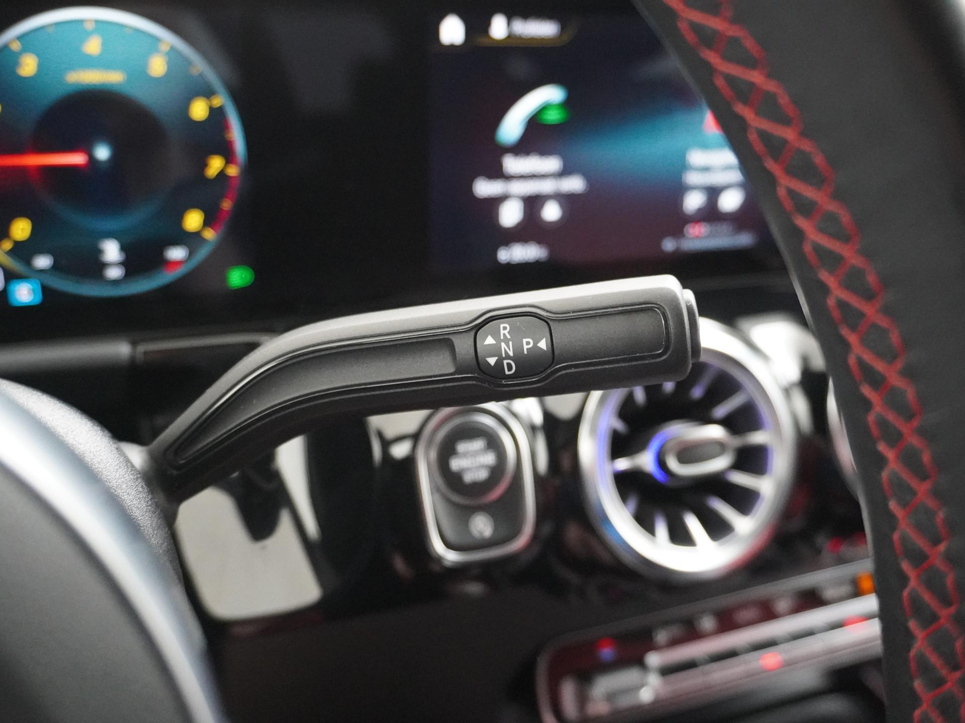 Mercedes-Benz GLA 250 AMG Line 29