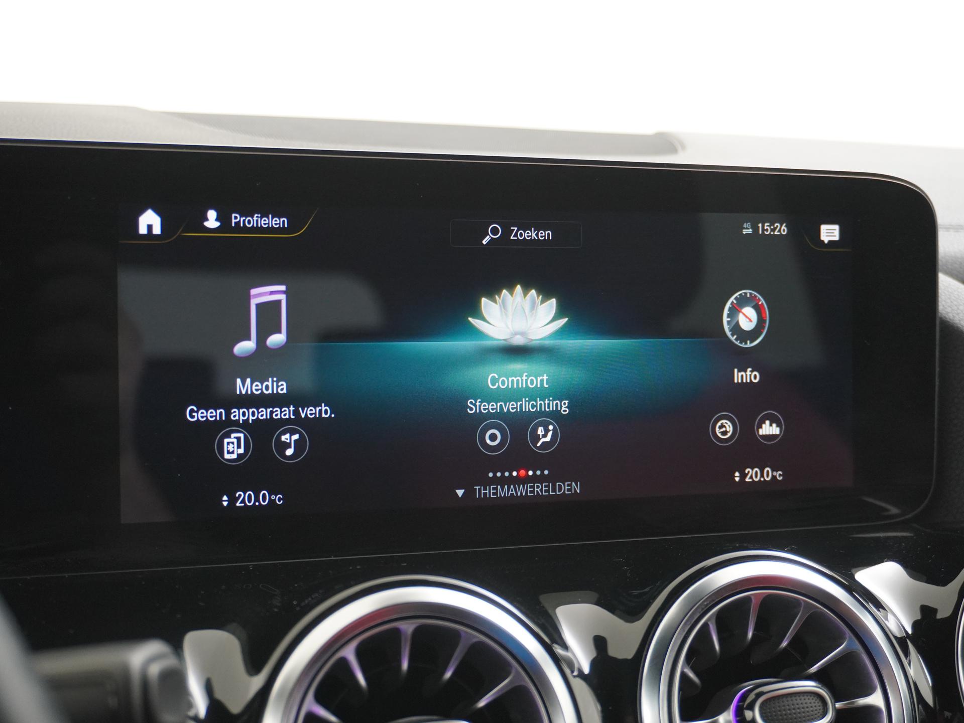 Mercedes-Benz GLA 250 AMG Line 34