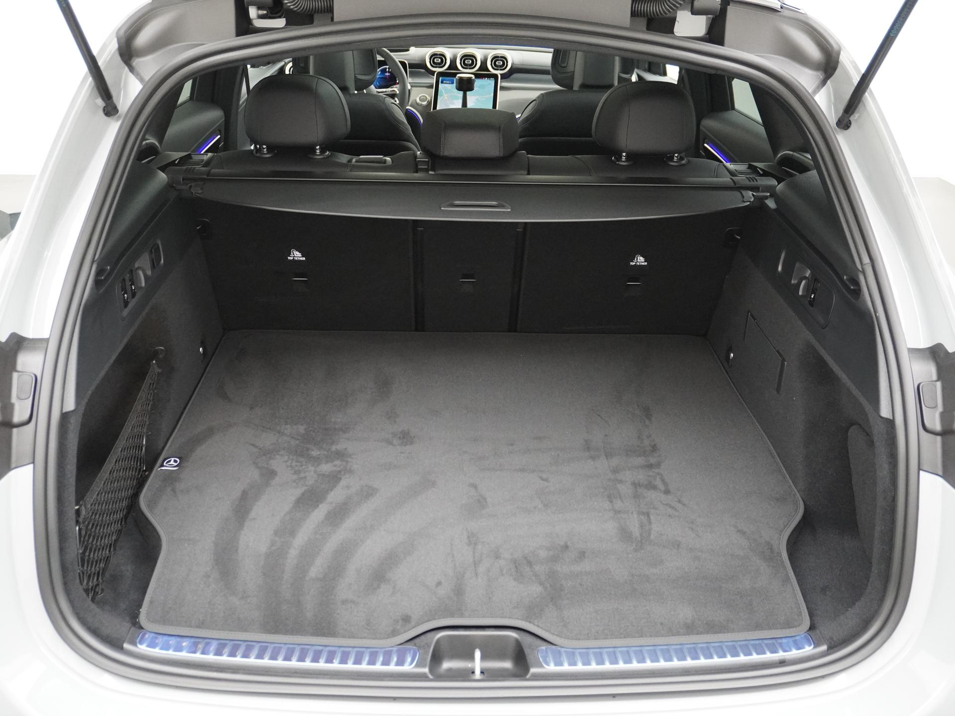 Mercedes-Benz GLC 300e 4MATIC Sport Edition 13