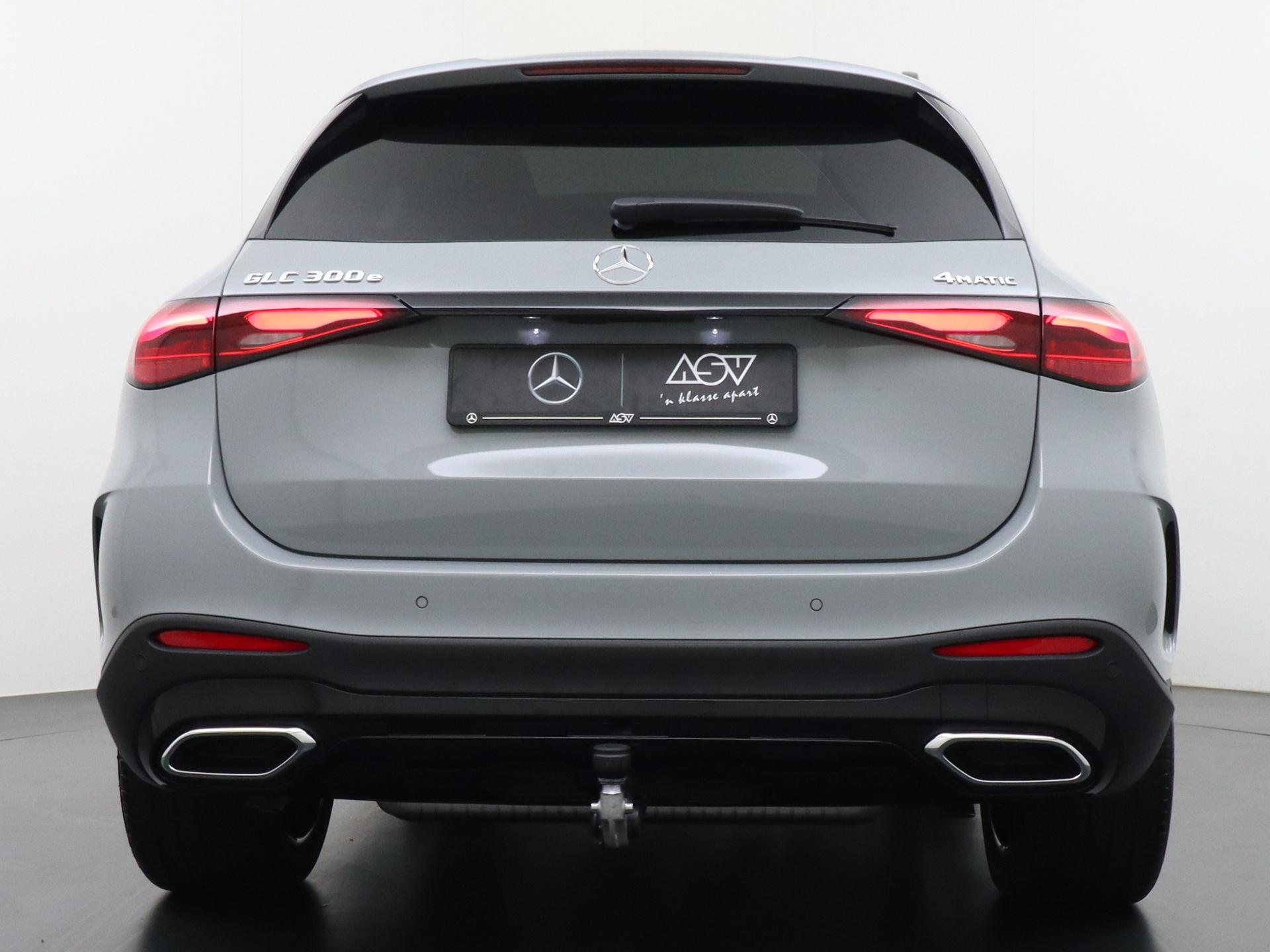 Mercedes-Benz GLC 300e 4MATIC Sport Edition 3