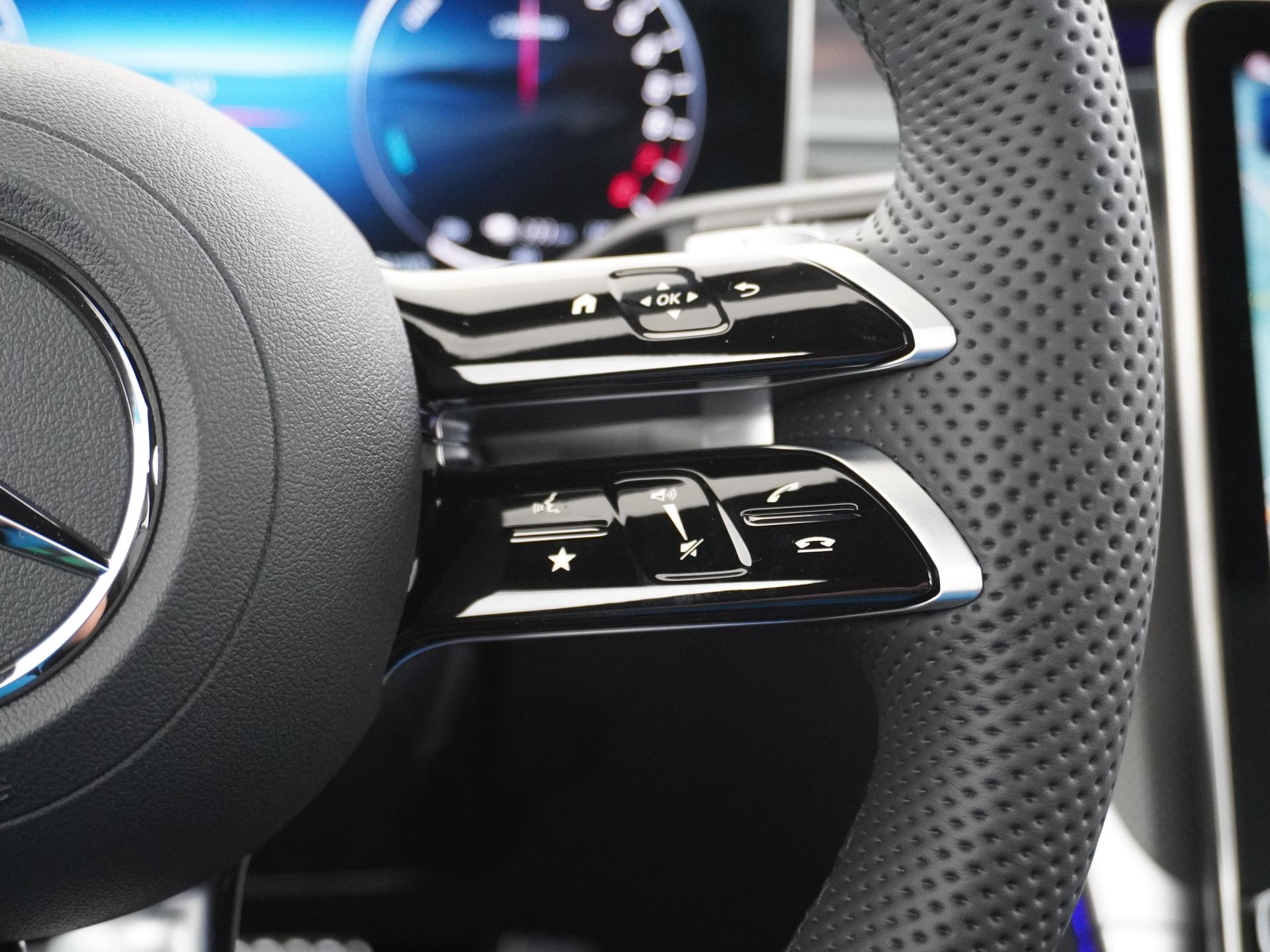 Mercedes-Benz GLC 300e 4MATIC Sport Edition 34