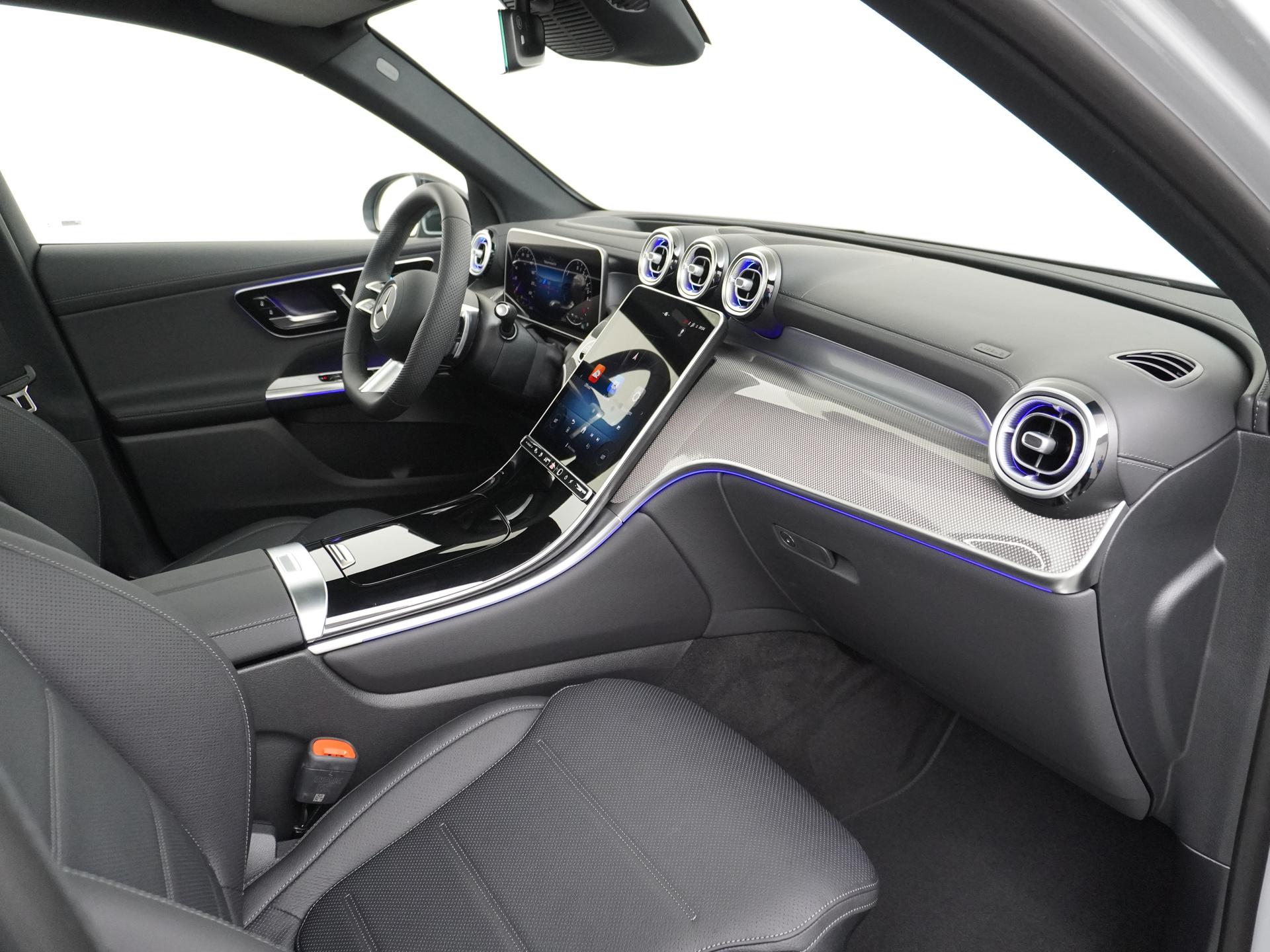 Mercedes-Benz GLC 300e 4MATIC Sport Edition 52