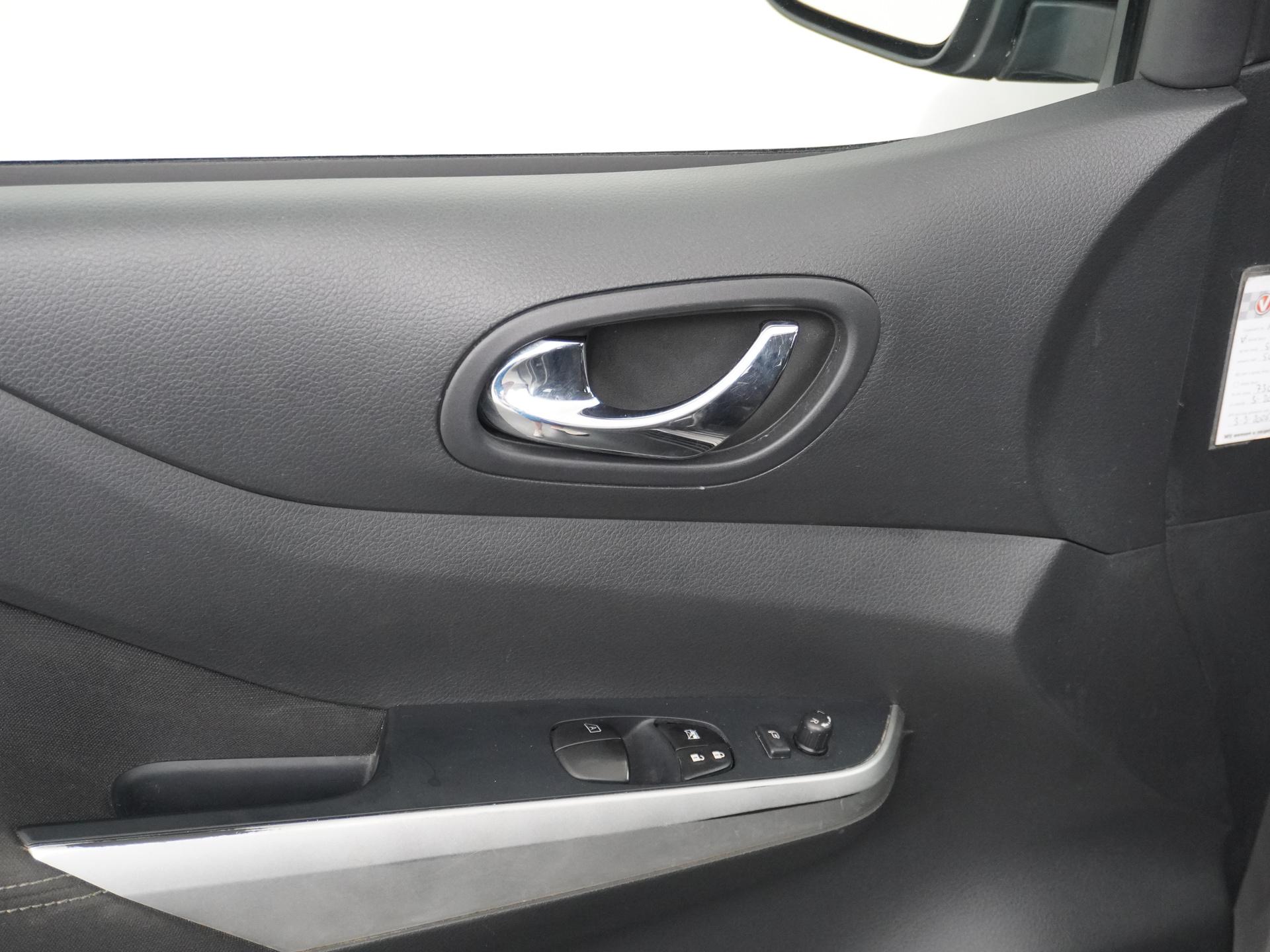 Nissan Navara 2.3 dCi N-Connecta King Cab 10