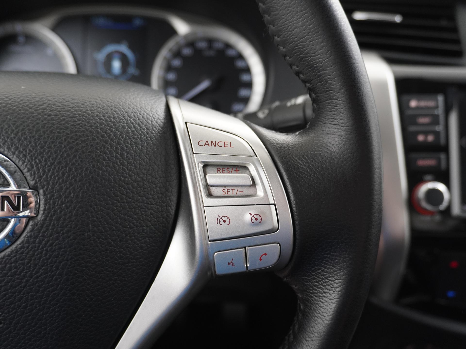 Nissan Navara 2.3 dCi N-Connecta King Cab 16