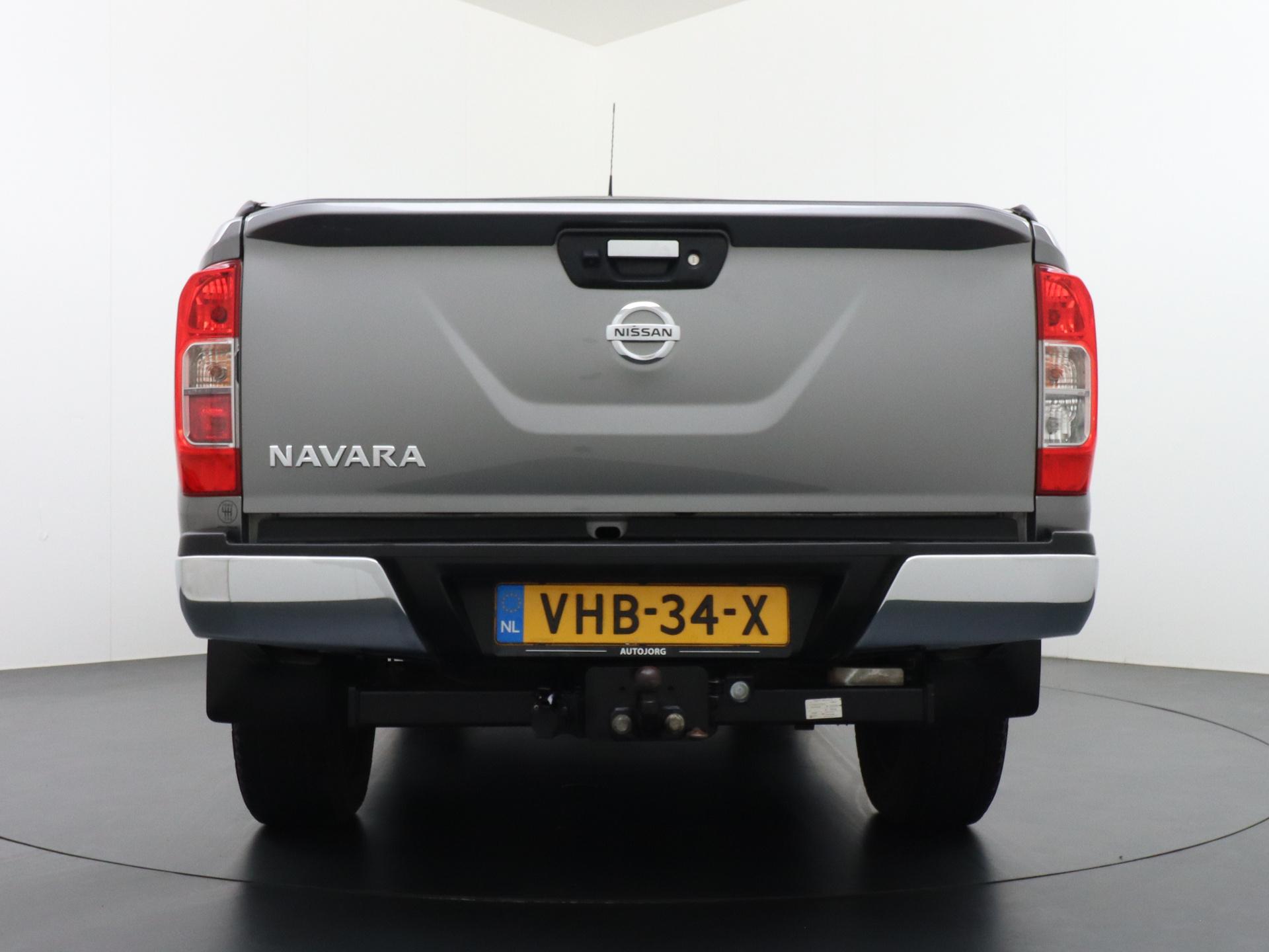 Nissan Navara 2.3 dCi N-Connecta King Cab 30