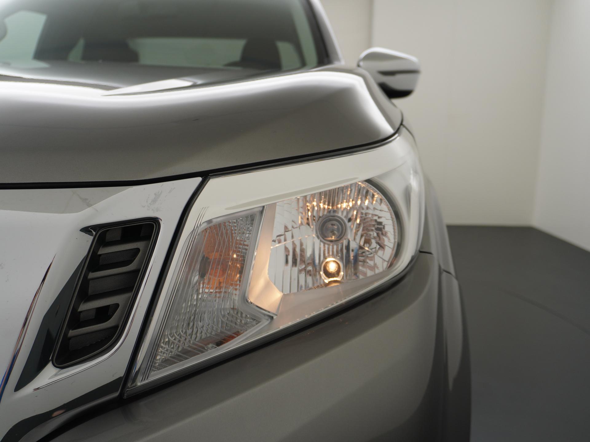 Nissan Navara 2.3 dCi N-Connecta King Cab 8