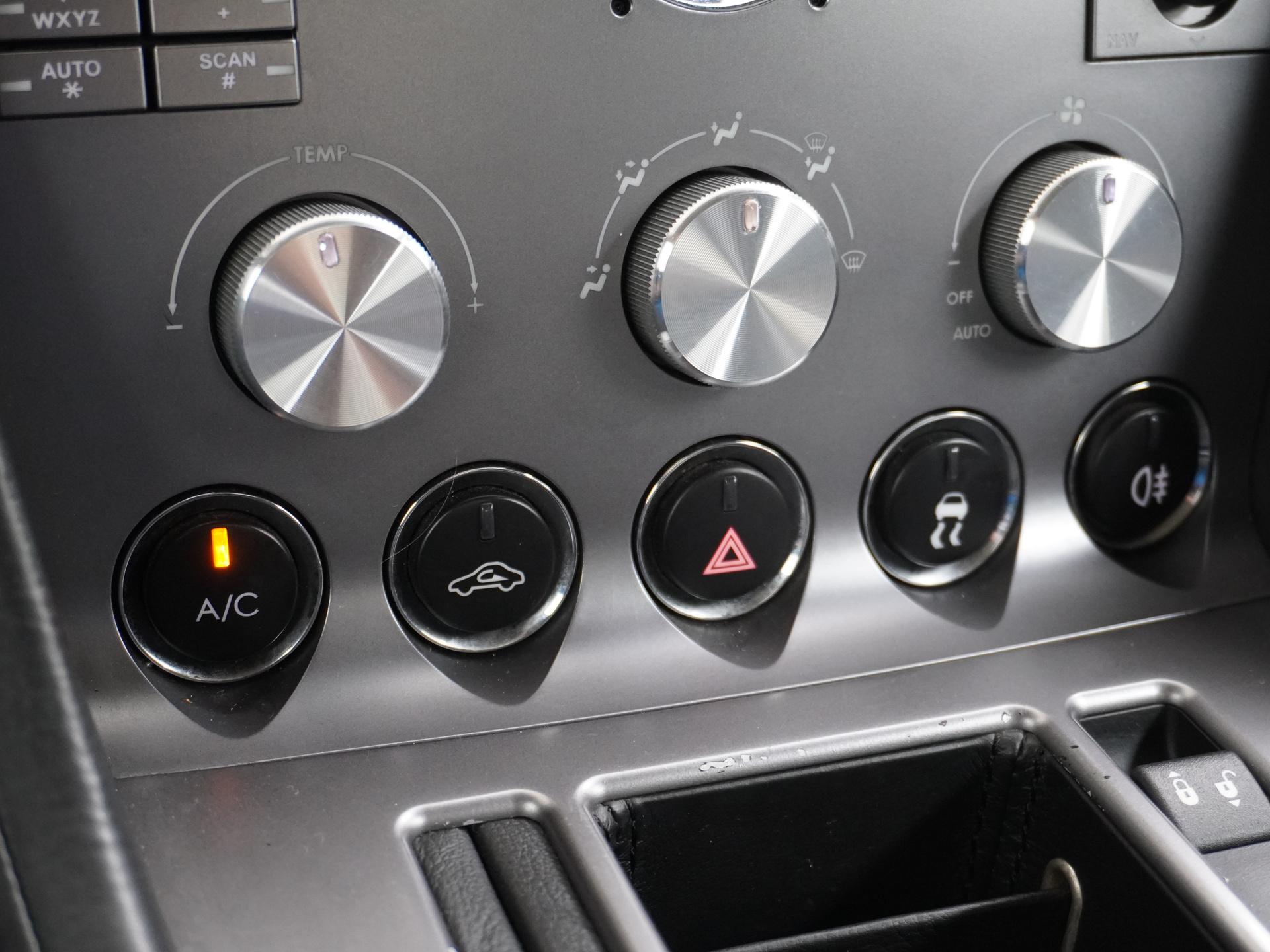 Aston Martin DB9 Volante 5.9 V12 Touchtronic 25