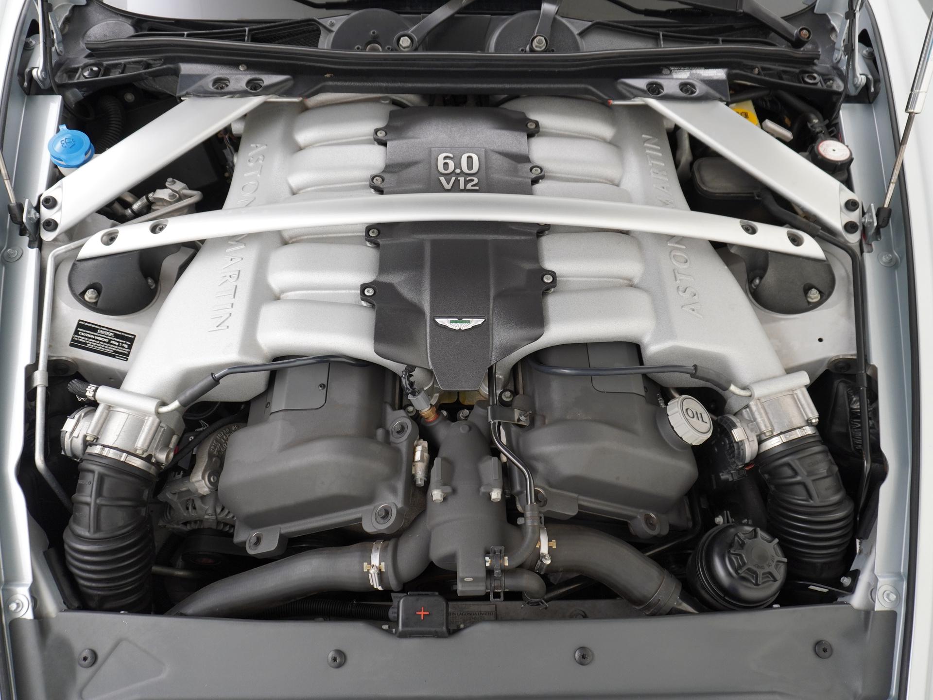 Aston Martin DB9 Volante 5.9 V12 Touchtronic 9