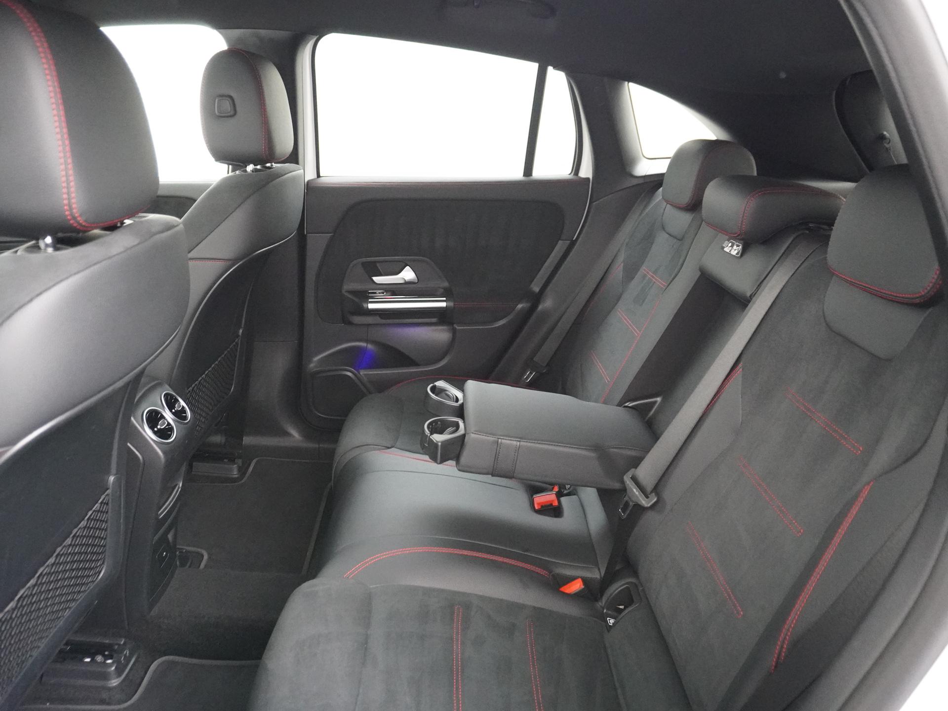 Mercedes-Benz EQA 250 Business Solution AMG 67 kWh Accu 23