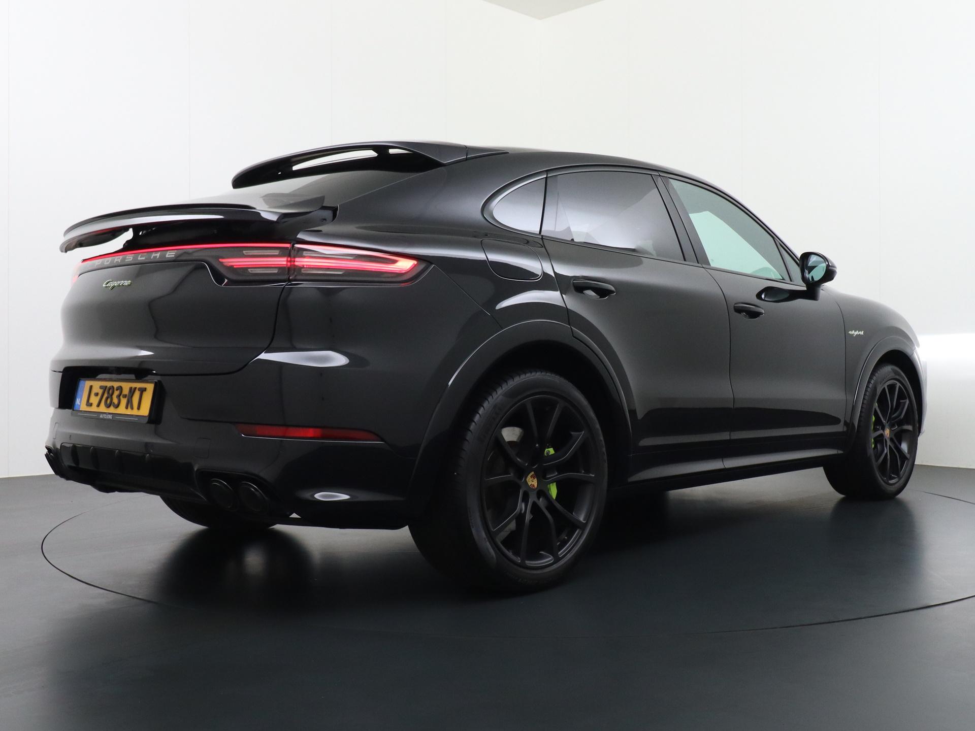 Porsche Cayenne Coupé 3.0 E-Hybrid 2