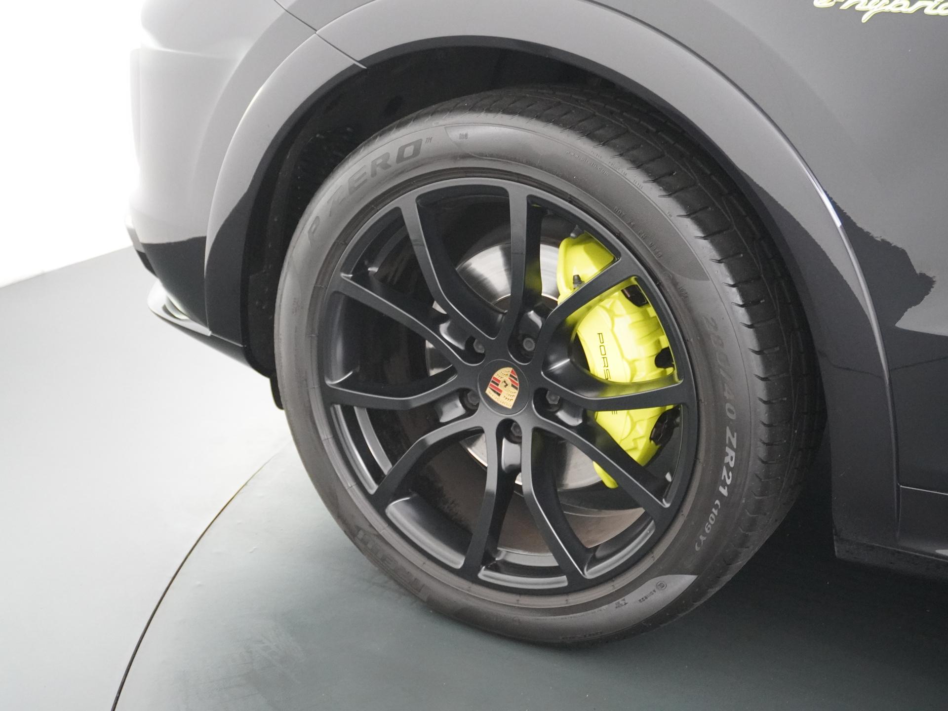 Porsche Cayenne Coupé 3.0 E-Hybrid 20