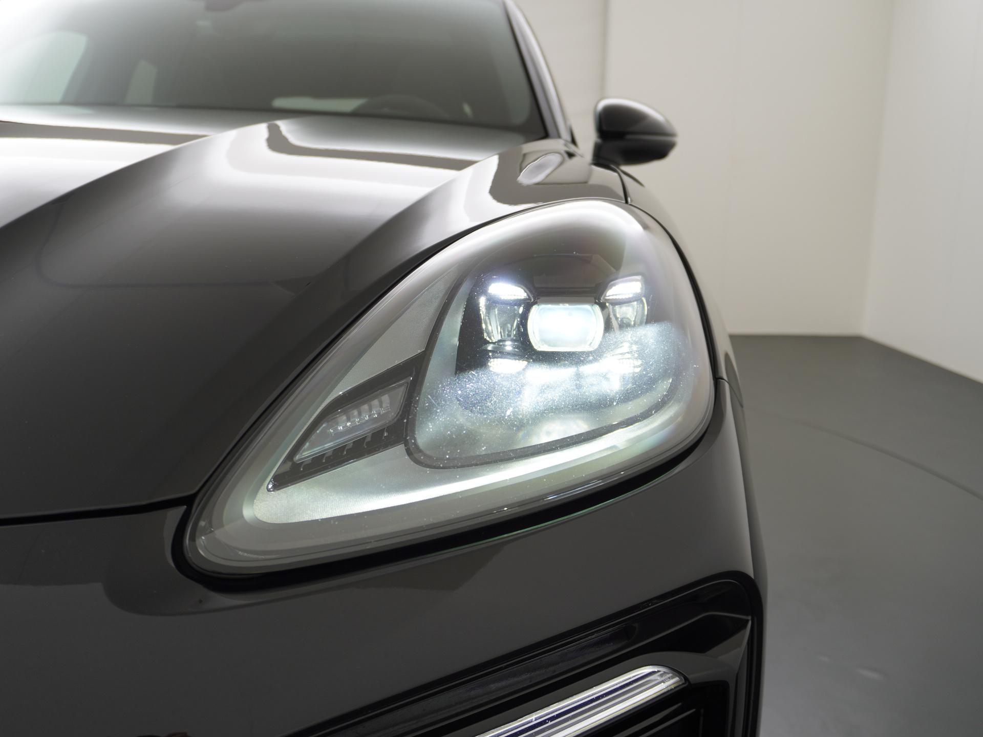 Porsche Cayenne Coupé 3.0 E-Hybrid 21