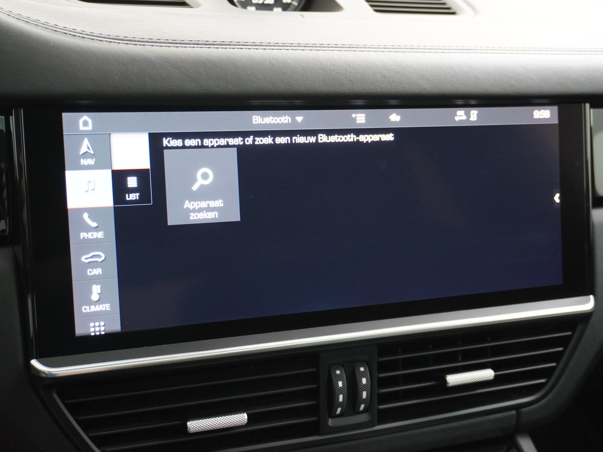 Porsche Cayenne Coupé 3.0 E-Hybrid 38