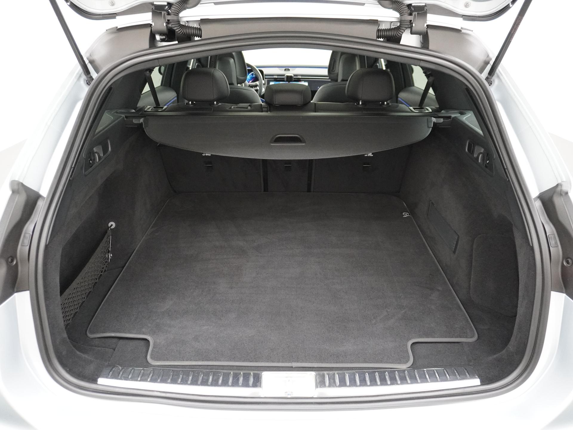 Mercedes-Benz E-Klasse Estate 220 d AMG Line 17