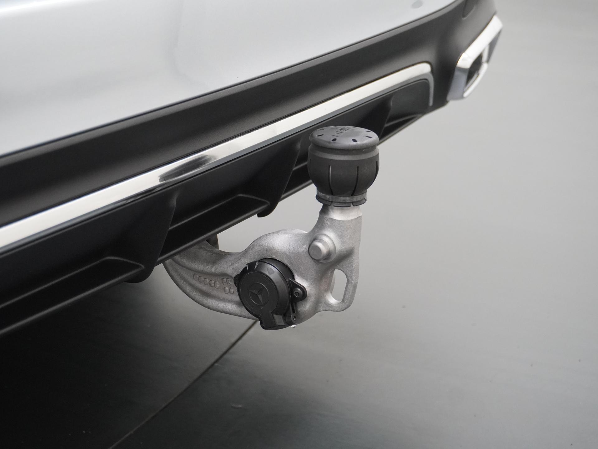 Mercedes-Benz E-Klasse Estate 220 d AMG Line 3