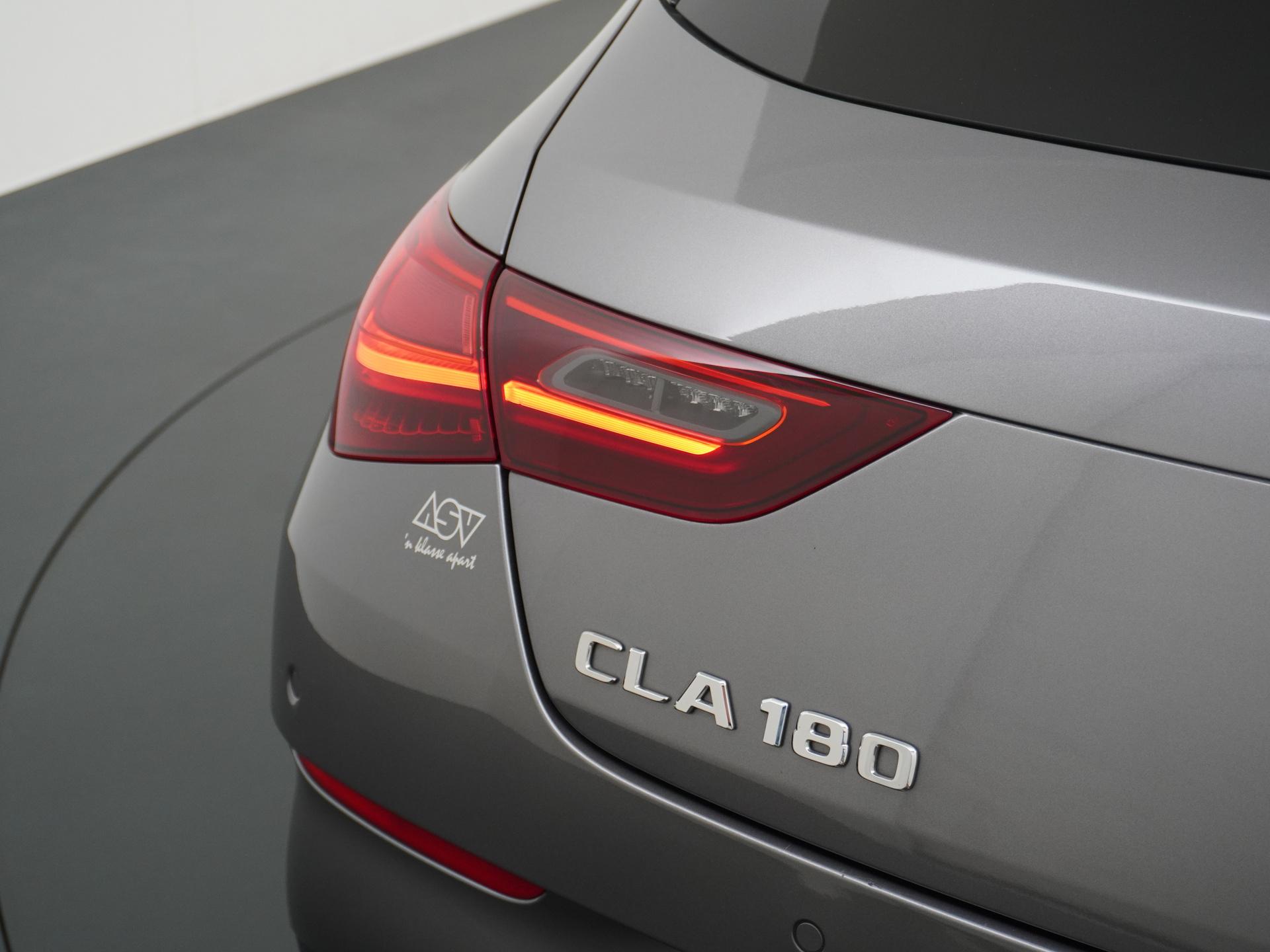 Mercedes-Benz CLA-Klasse Shooting Brake 180 Star Edition AMG Line Plus 11