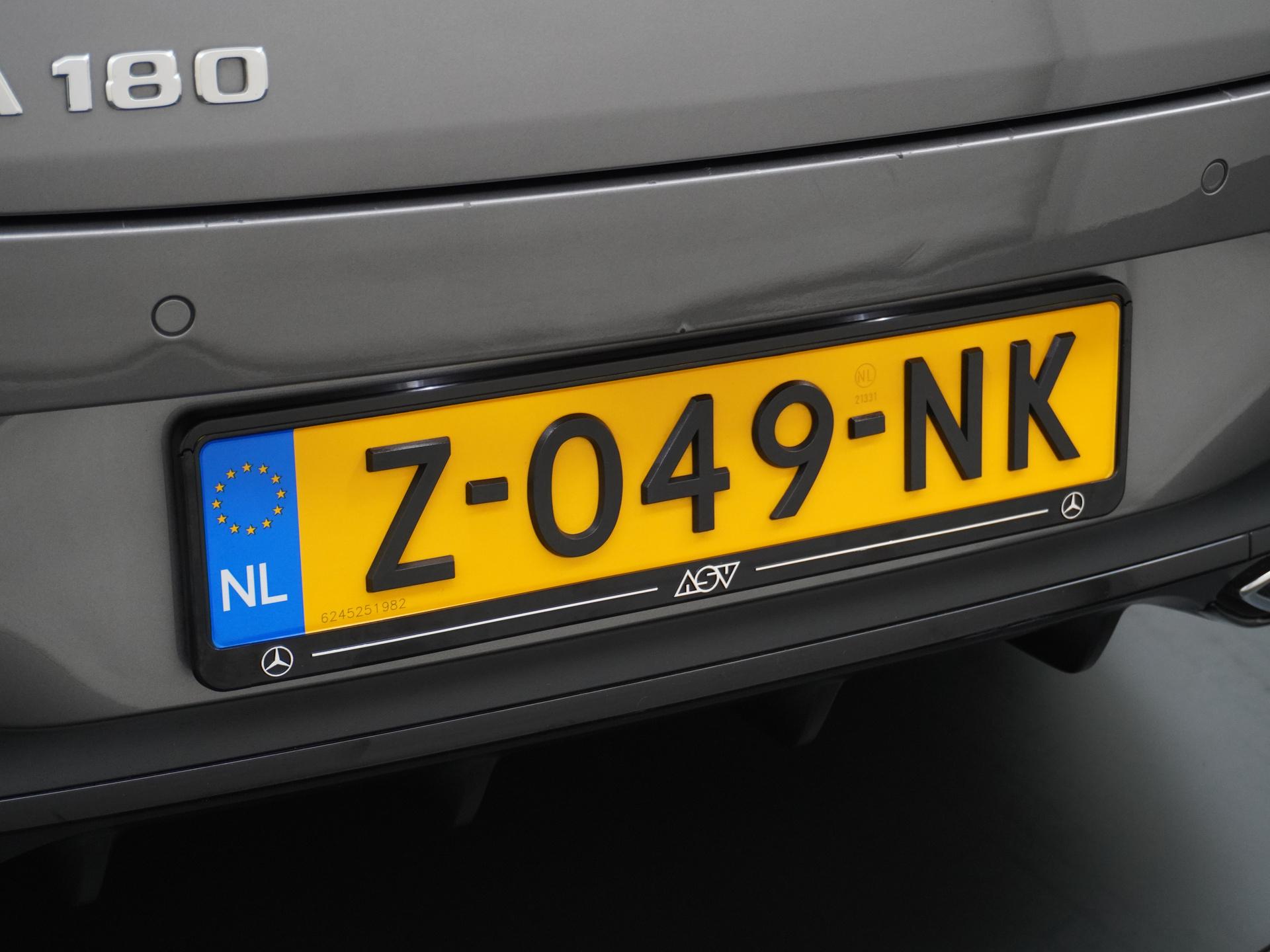 Mercedes-Benz CLA-Klasse Shooting Brake 180 Star Edition AMG Line Plus 12