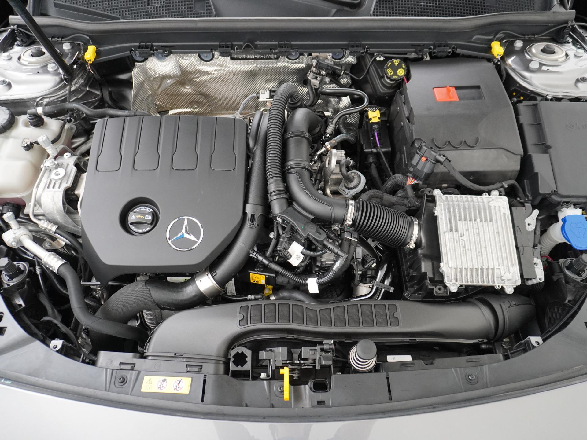 Mercedes-Benz CLA-Klasse Shooting Brake 180 Star Edition AMG Line Plus 17