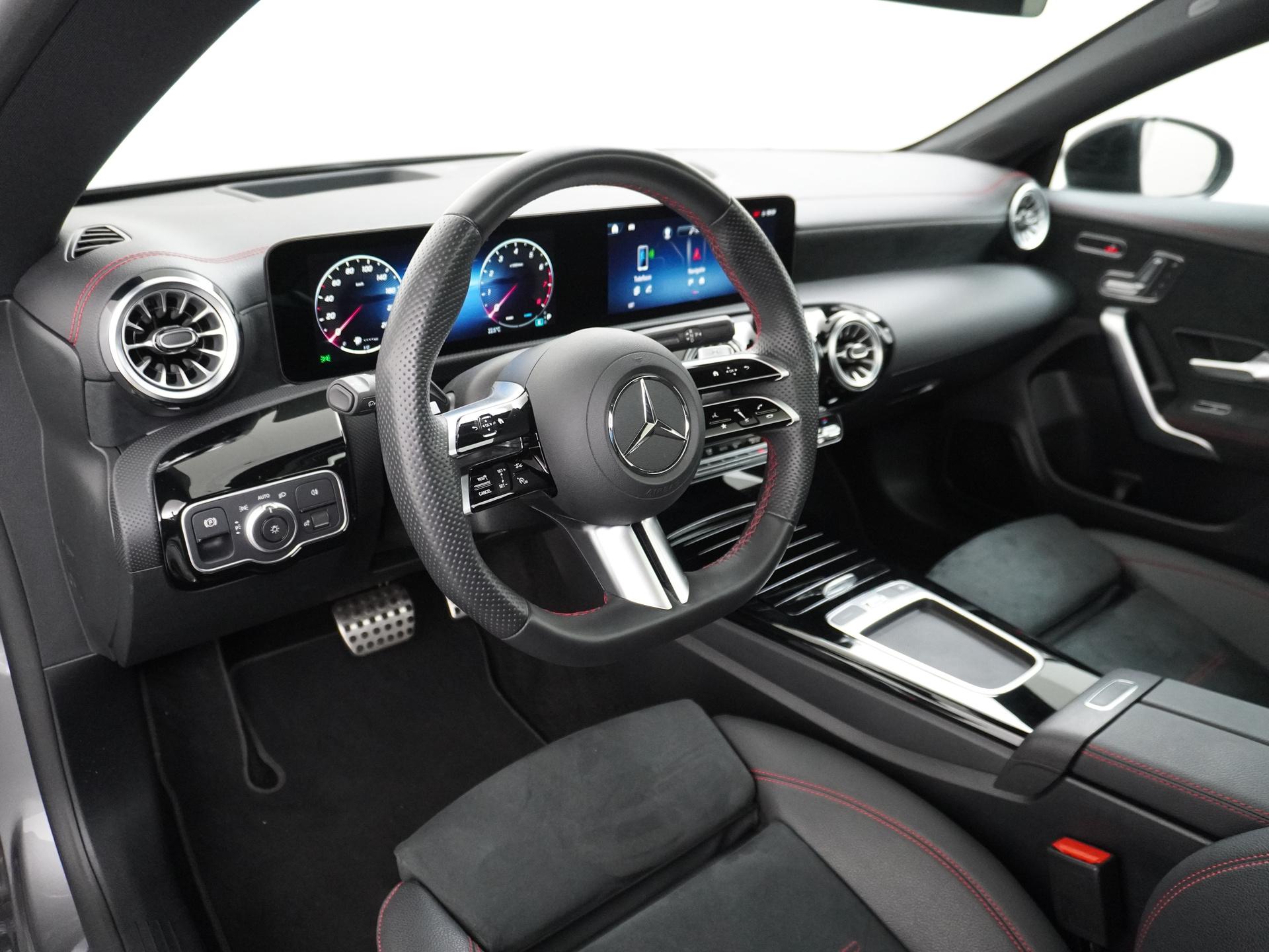 Mercedes-Benz CLA-Klasse Shooting Brake 180 Star Edition AMG Line Plus 19