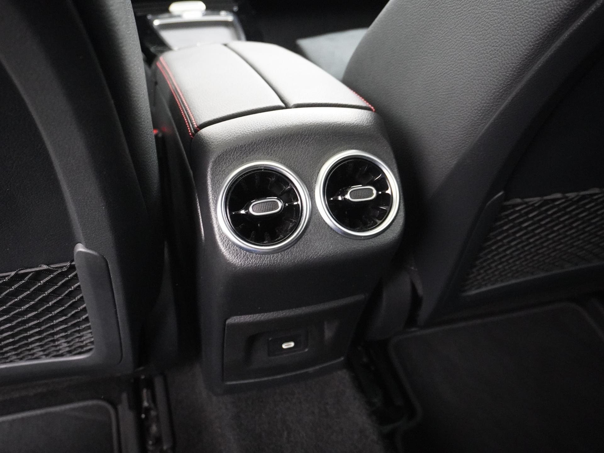 Mercedes-Benz CLA-Klasse Shooting Brake 180 Star Edition AMG Line Plus 25